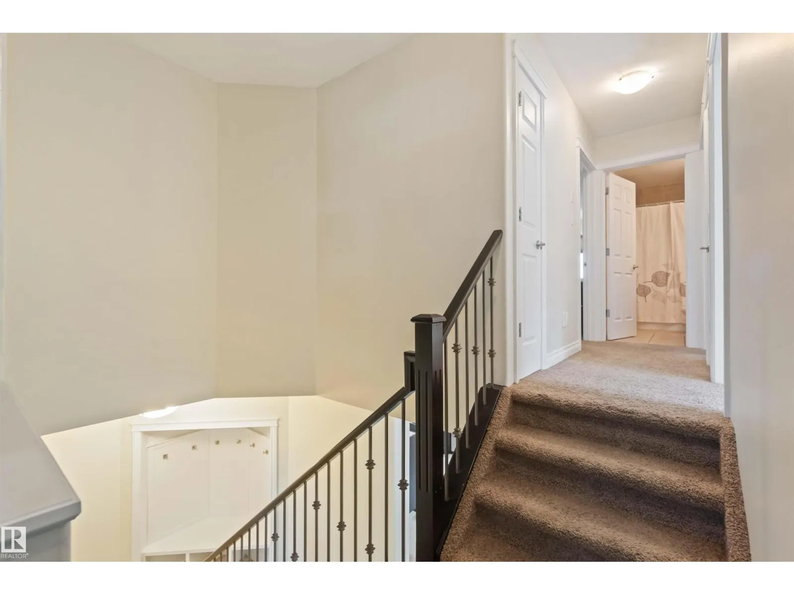 8 LONGVIEW PT
