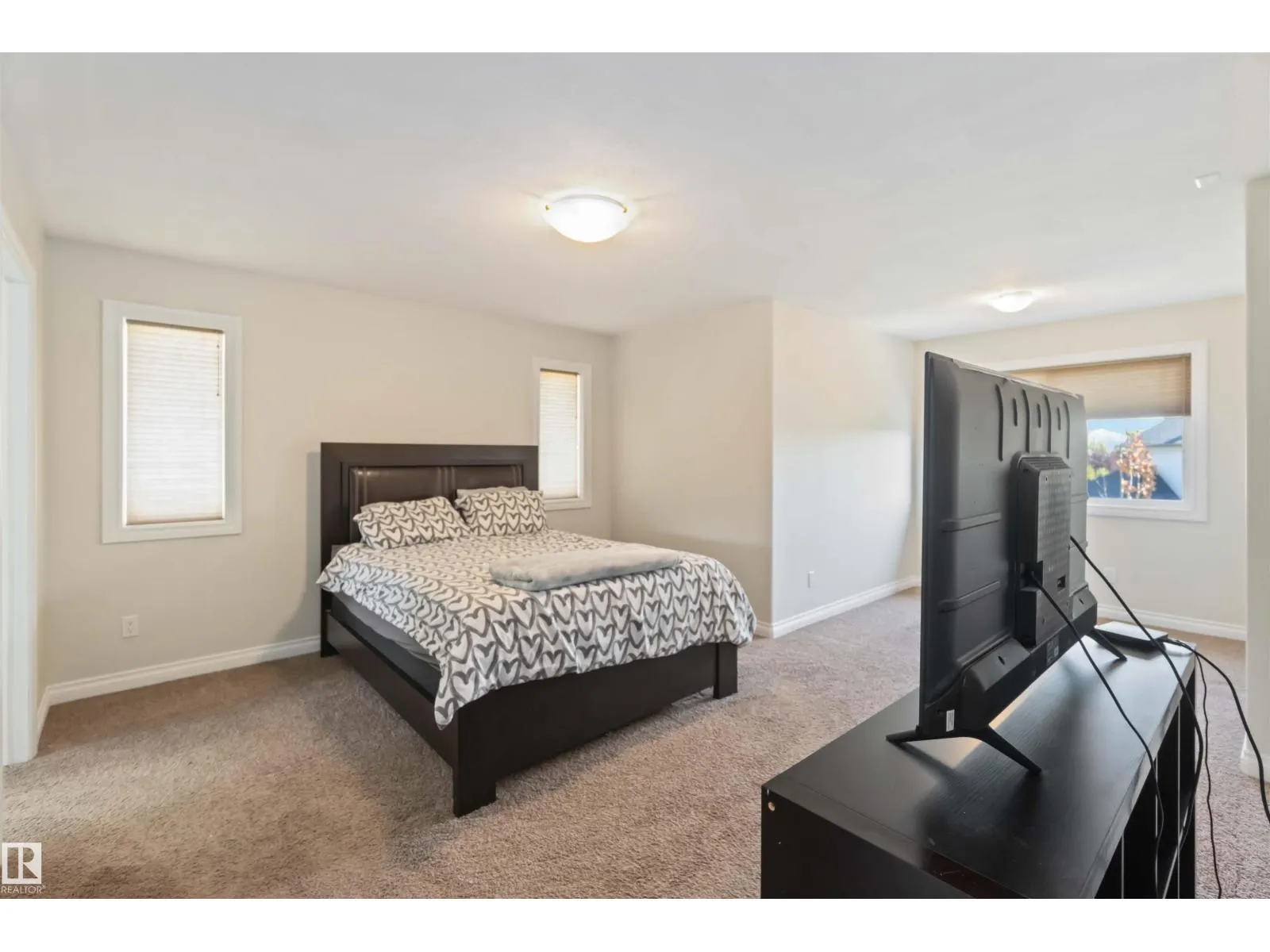 8 LONGVIEW PT