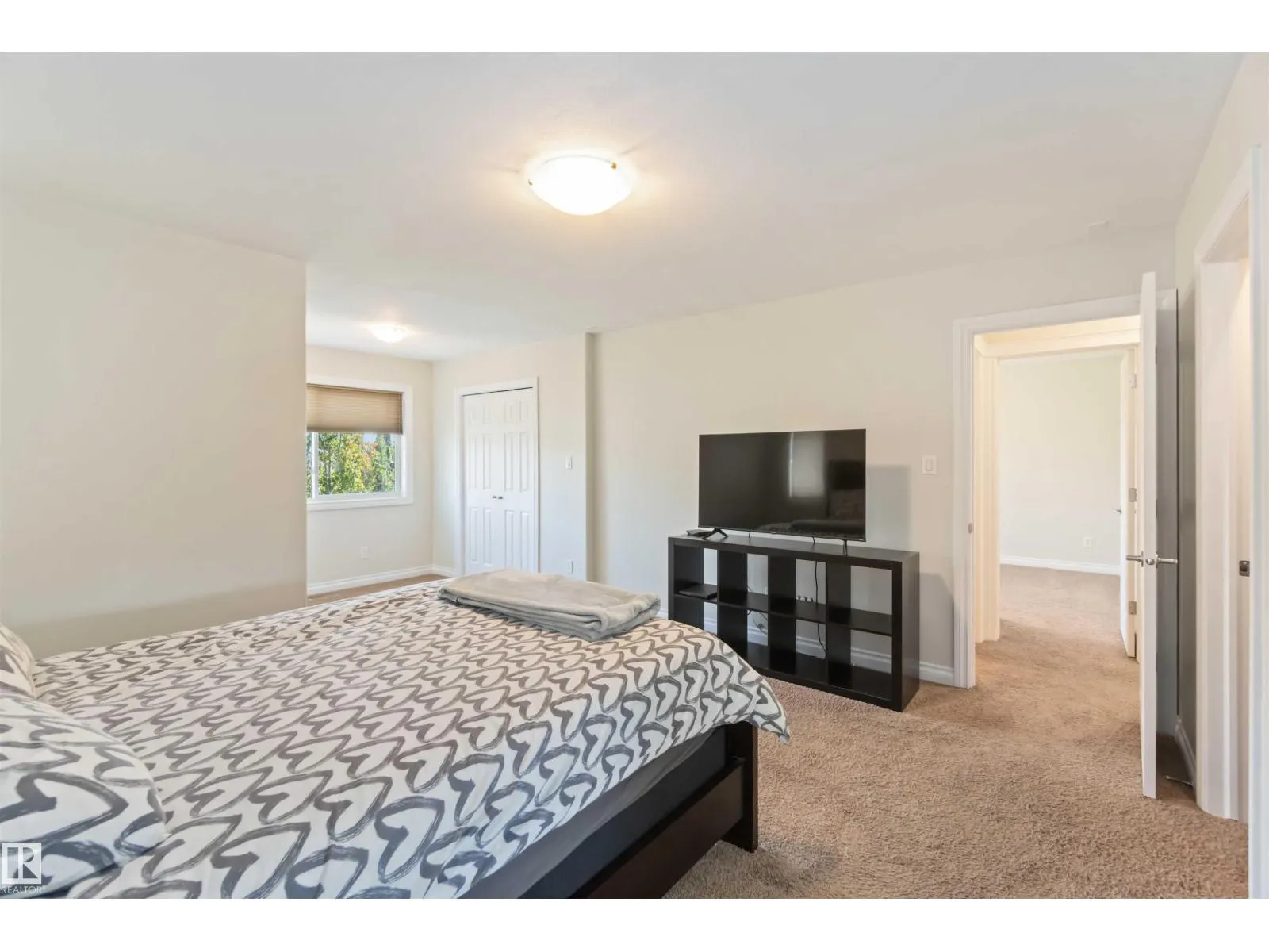 8 LONGVIEW PT