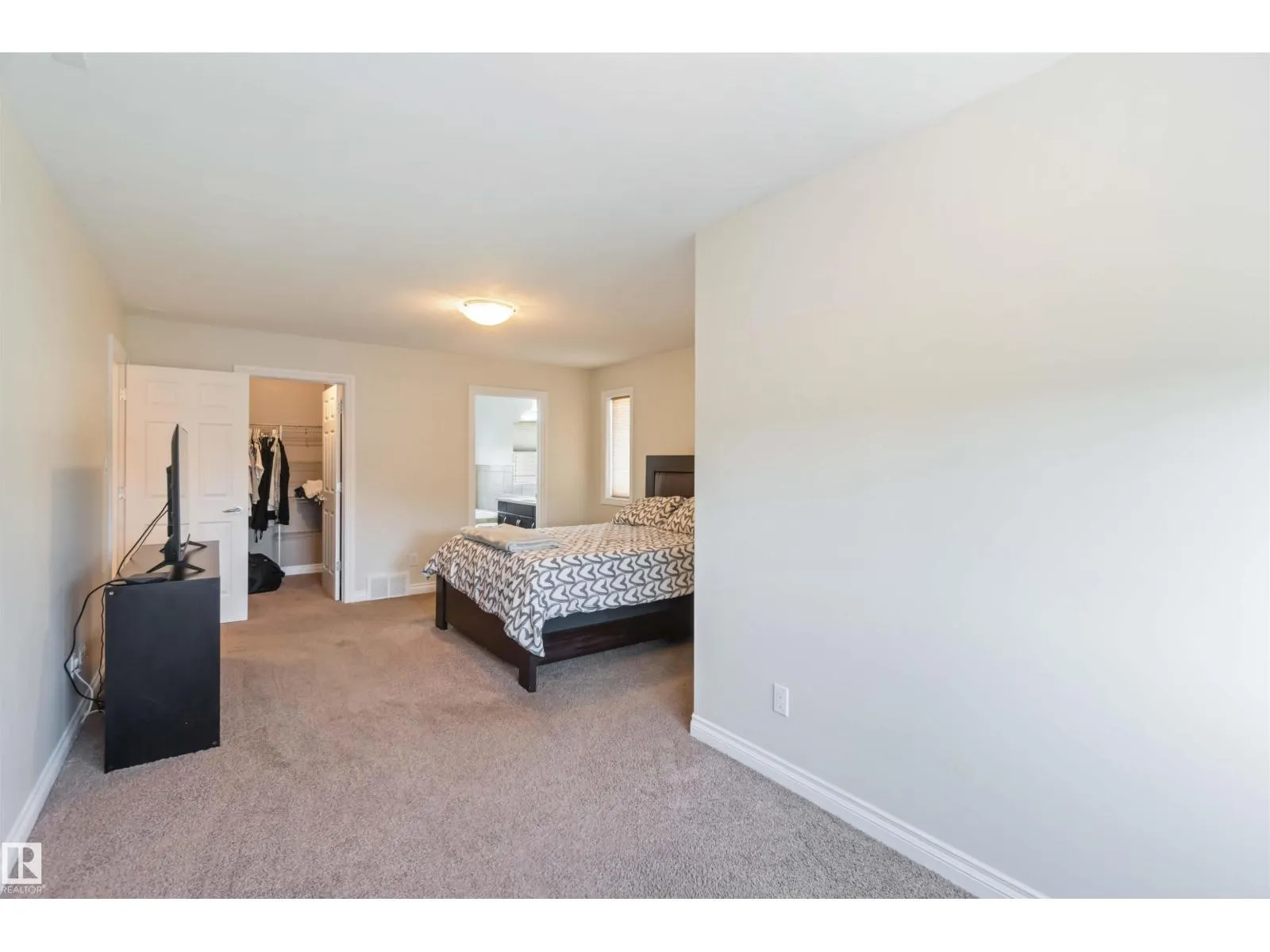 8 LONGVIEW PT