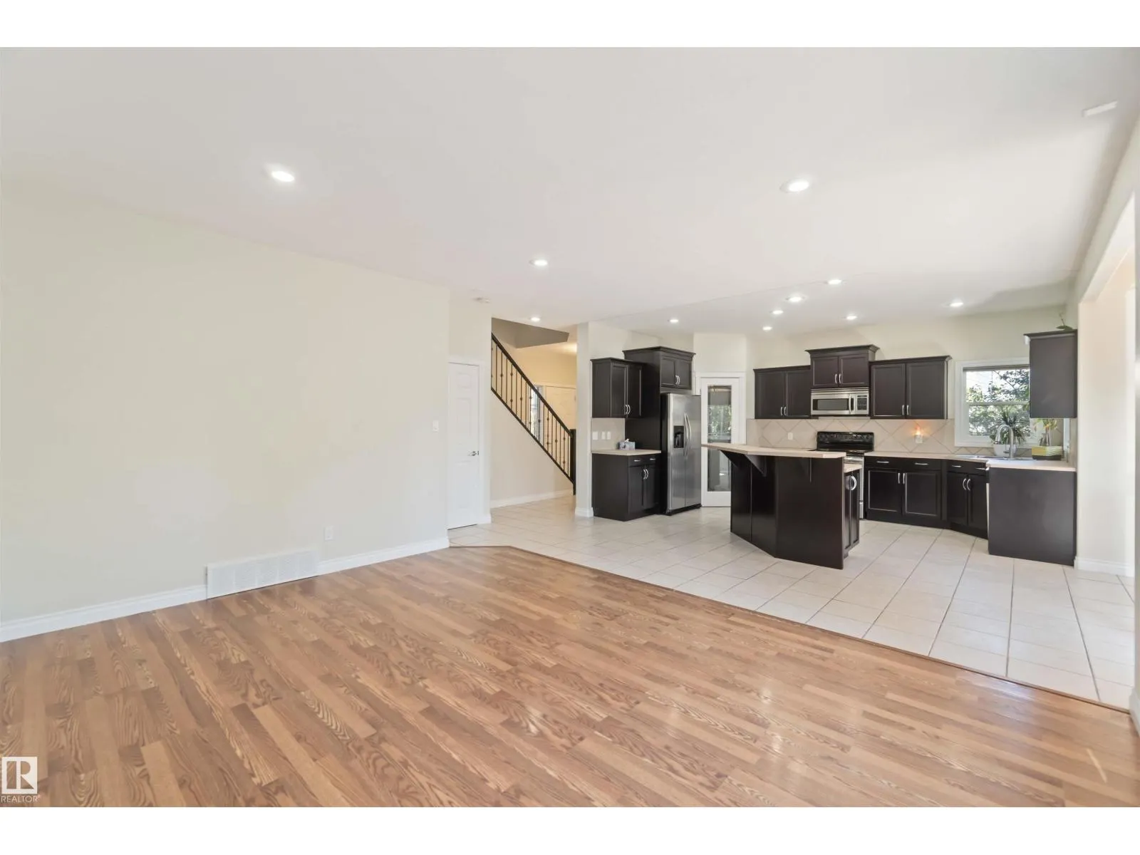 8 LONGVIEW PT