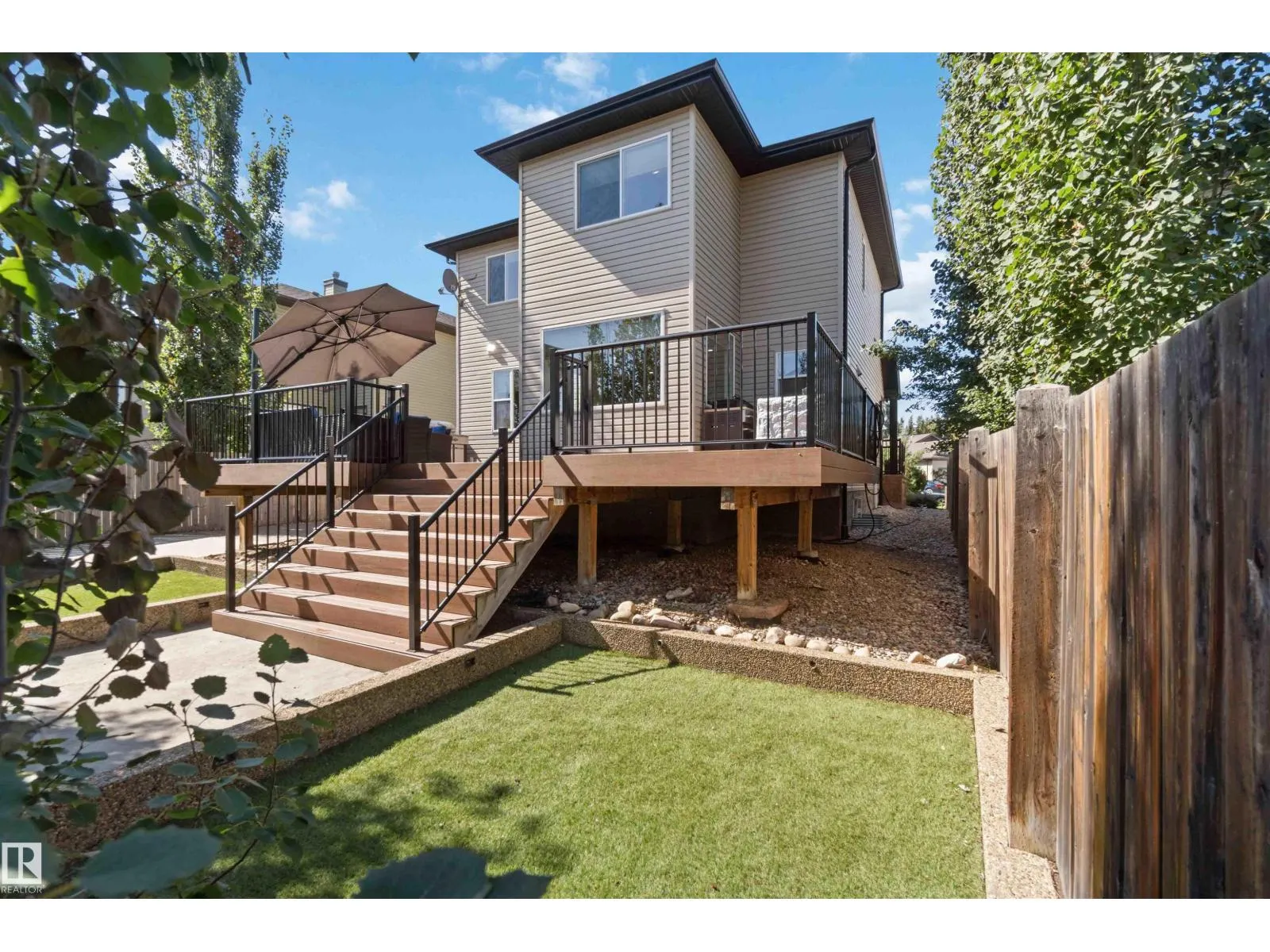 8 LONGVIEW PT
