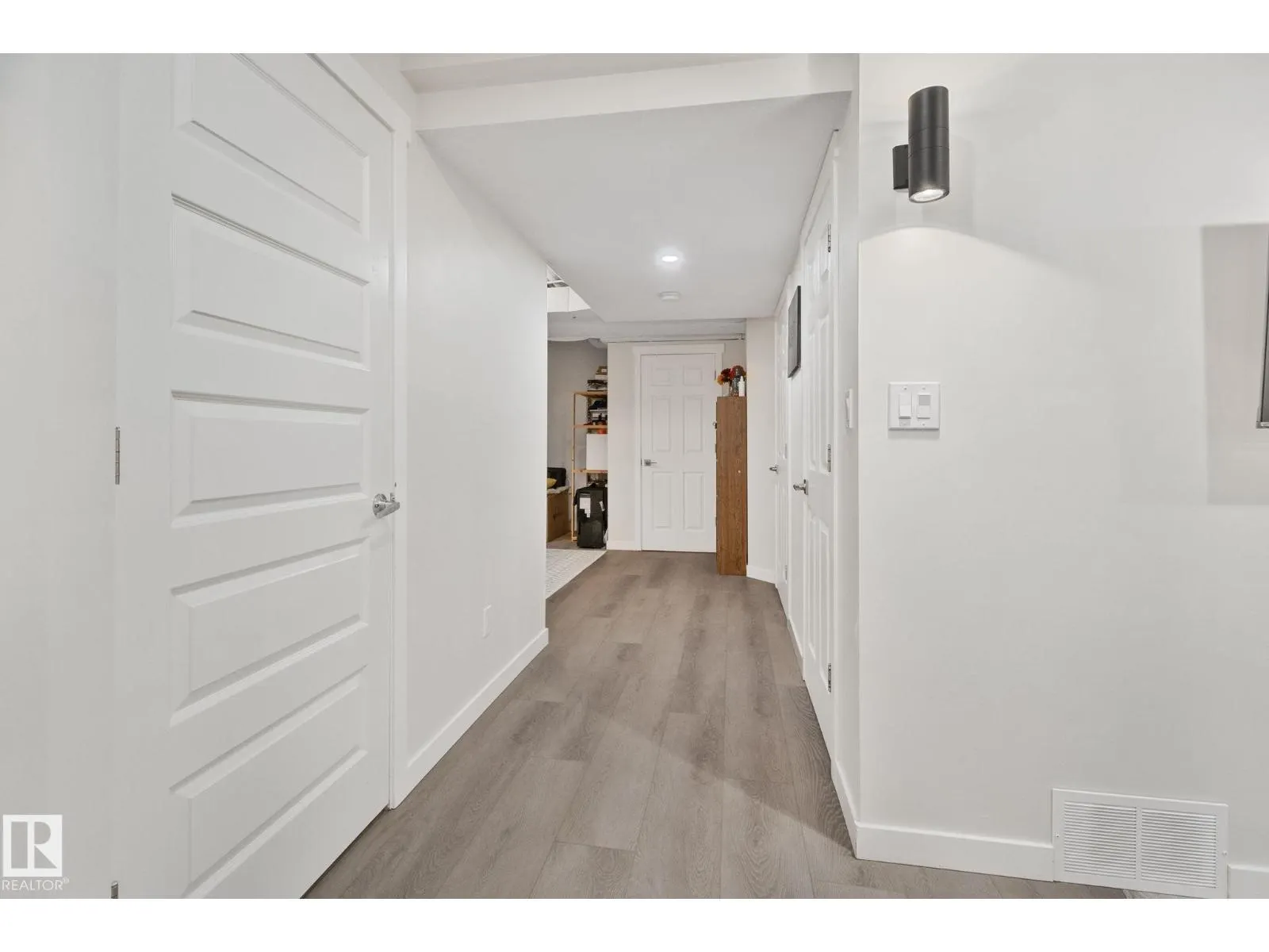 3936 CLAXTON LO SW