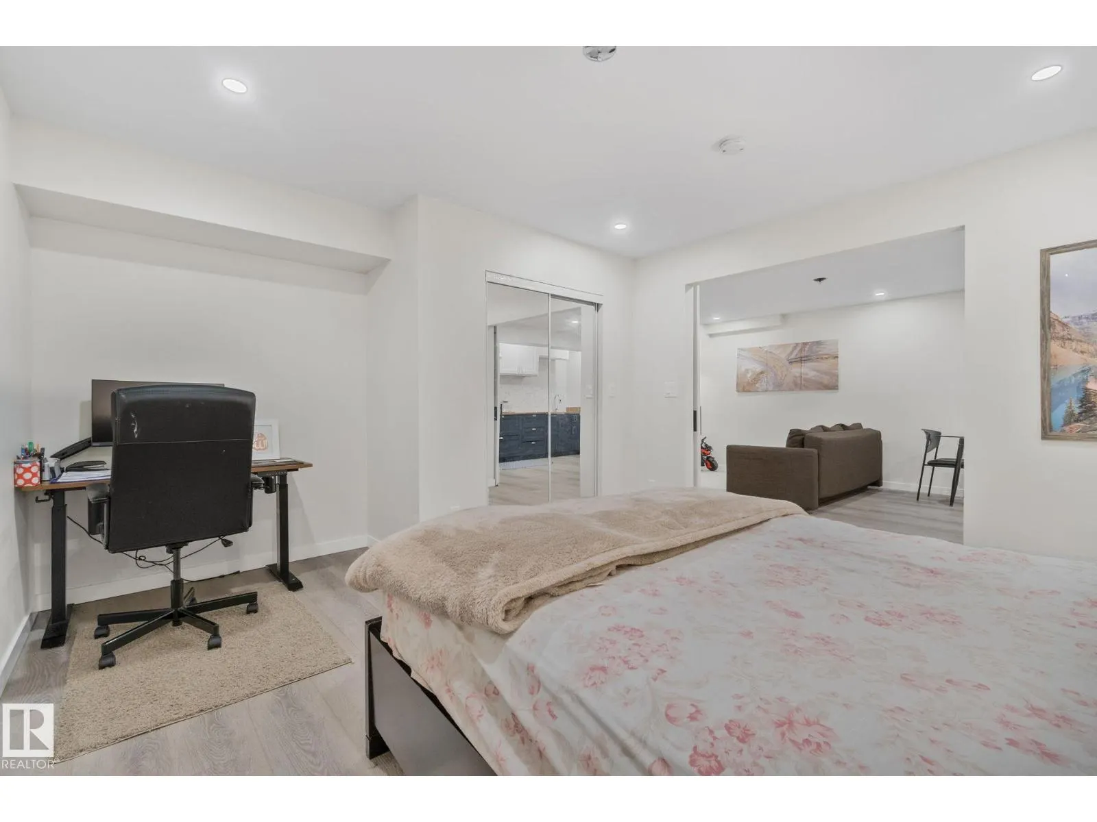 3936 CLAXTON LO SW