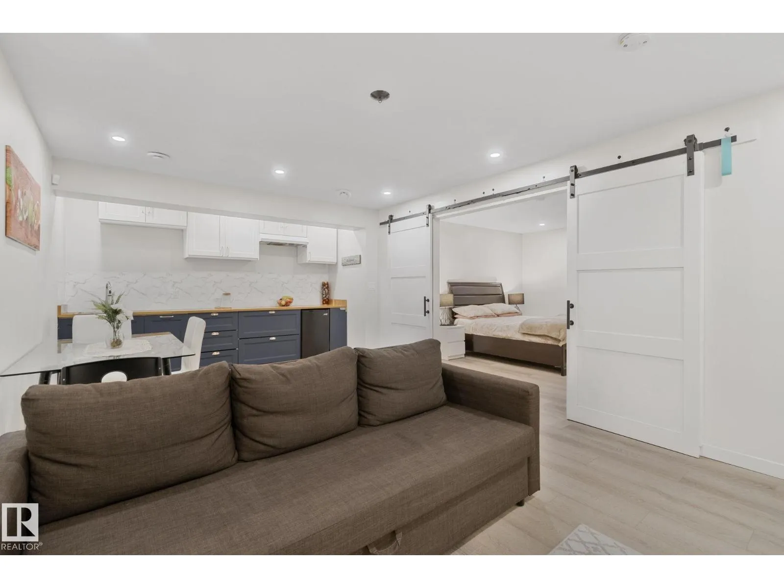 3936 CLAXTON LO SW