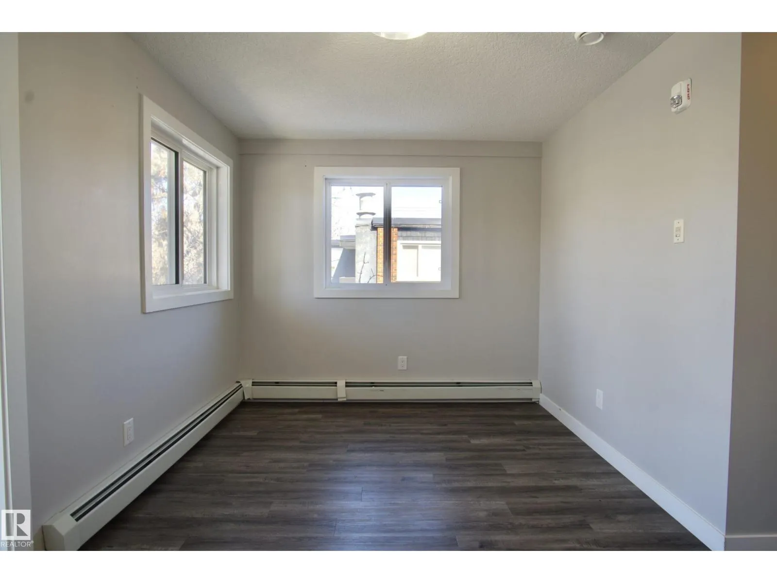 #104 10736 116 ST NW NW