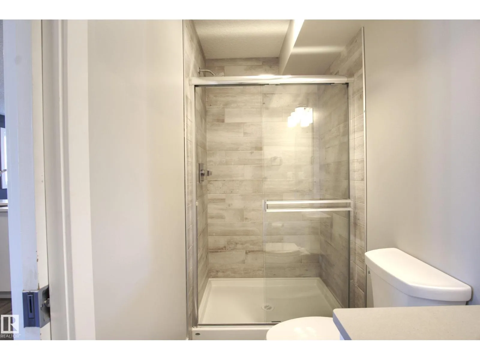 #104 10736 116 ST NW NW