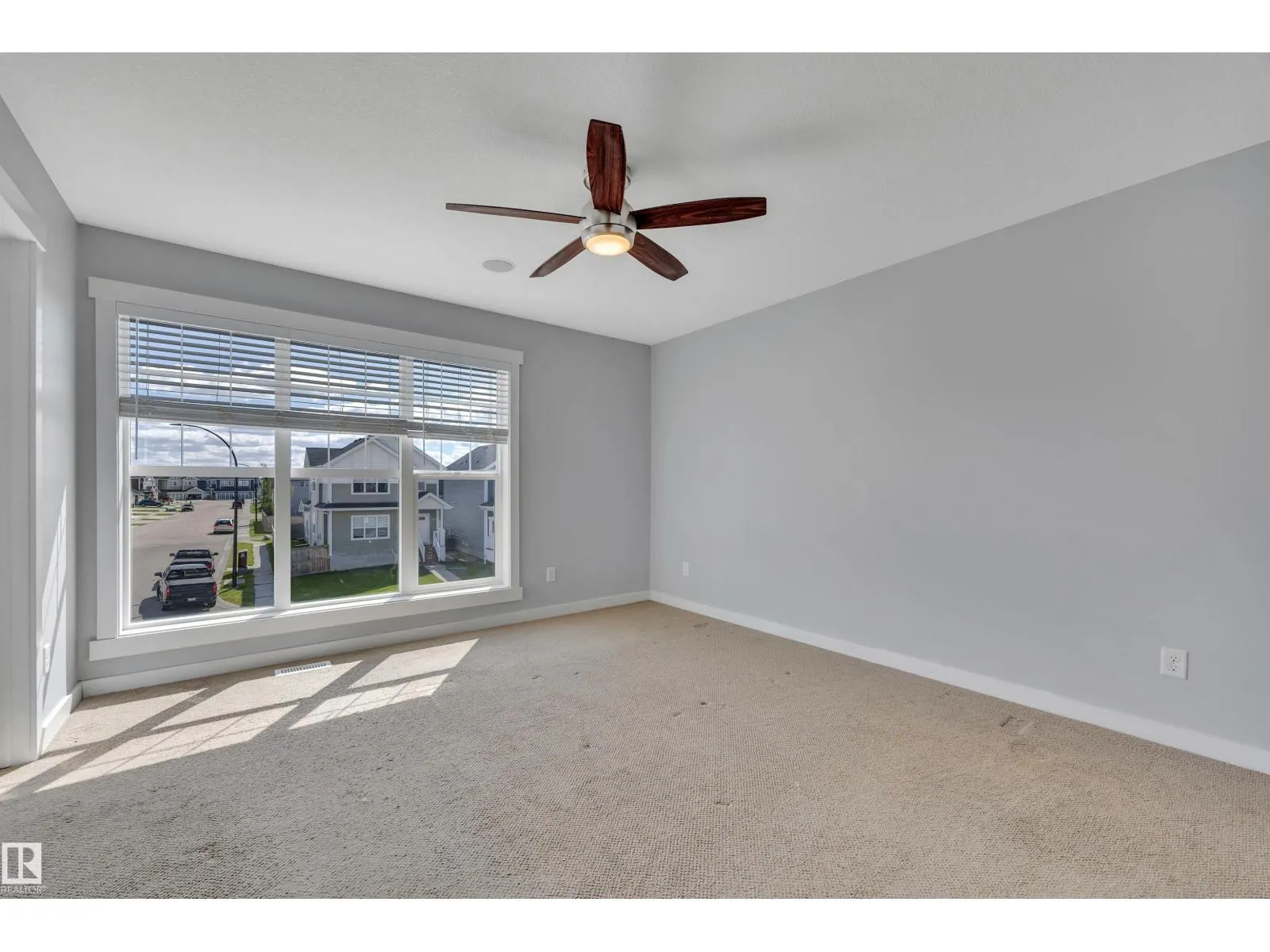 391 SIMMONDS WY