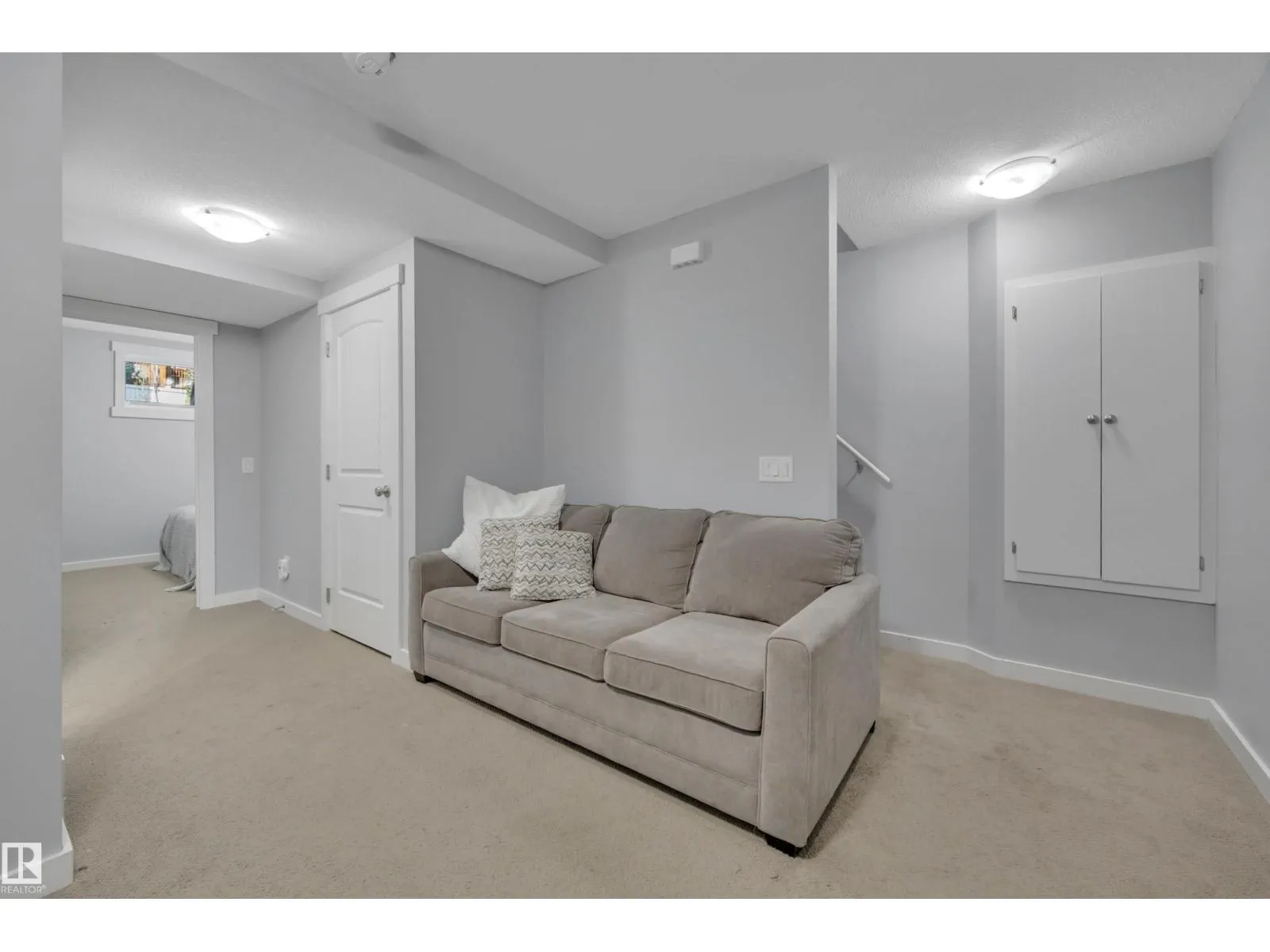 391 SIMMONDS WY
