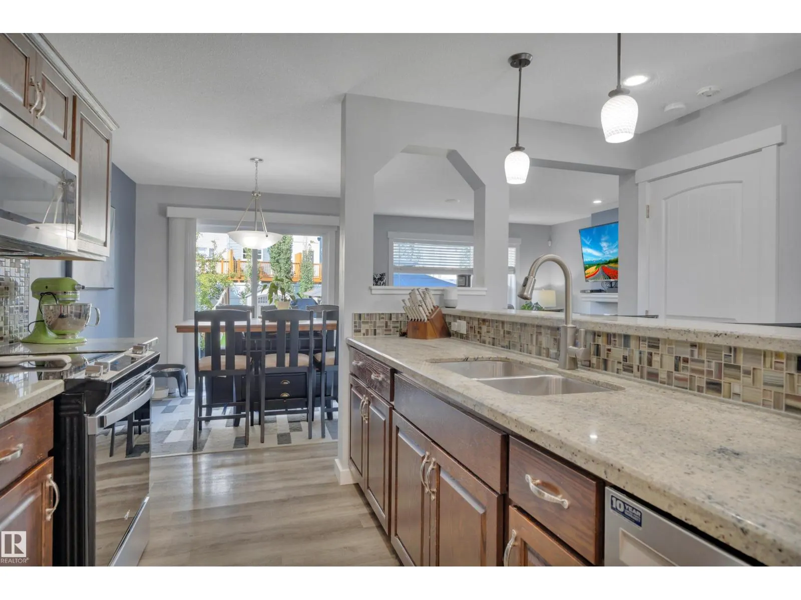 391 SIMMONDS WY