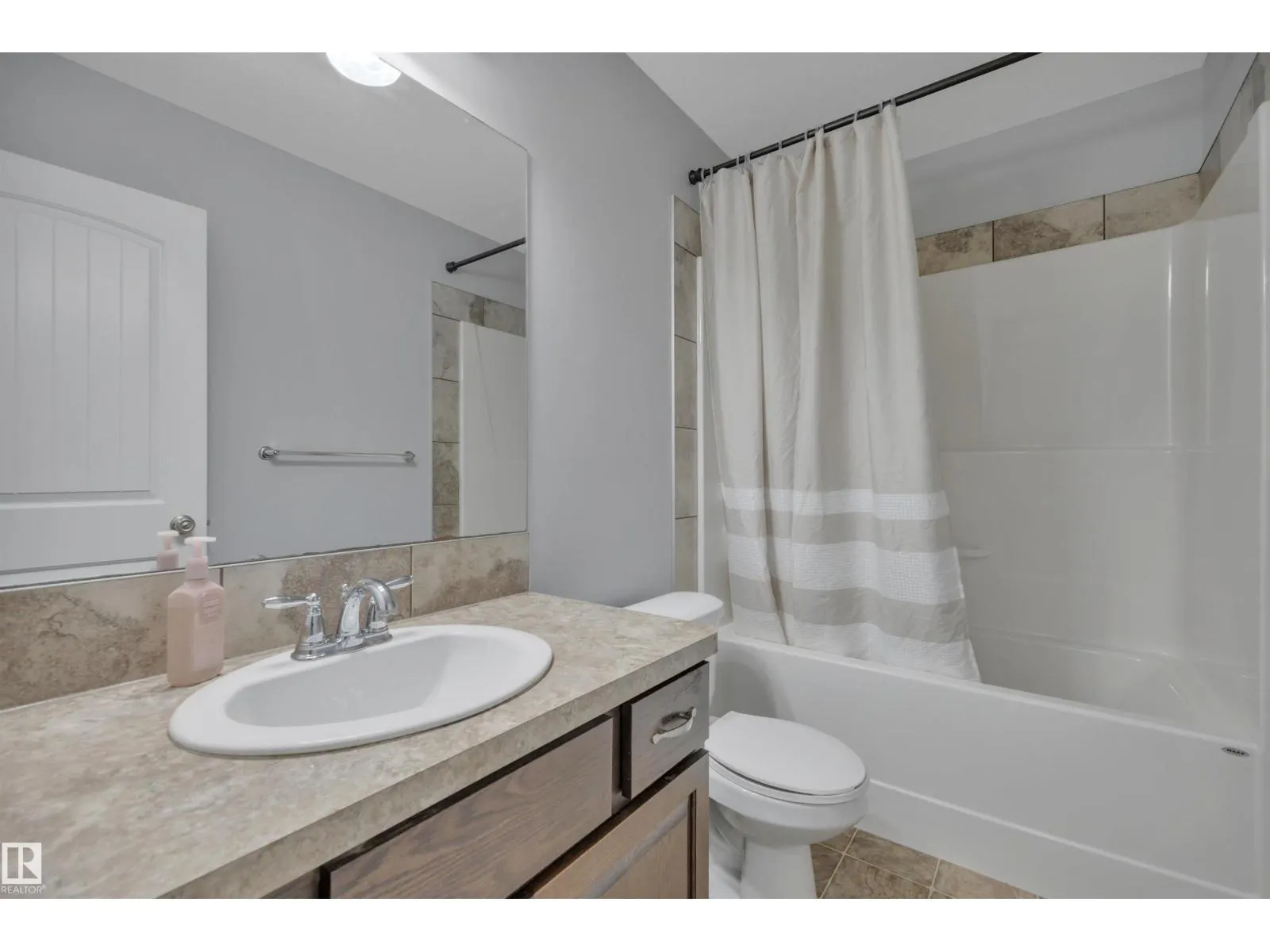 391 SIMMONDS WY