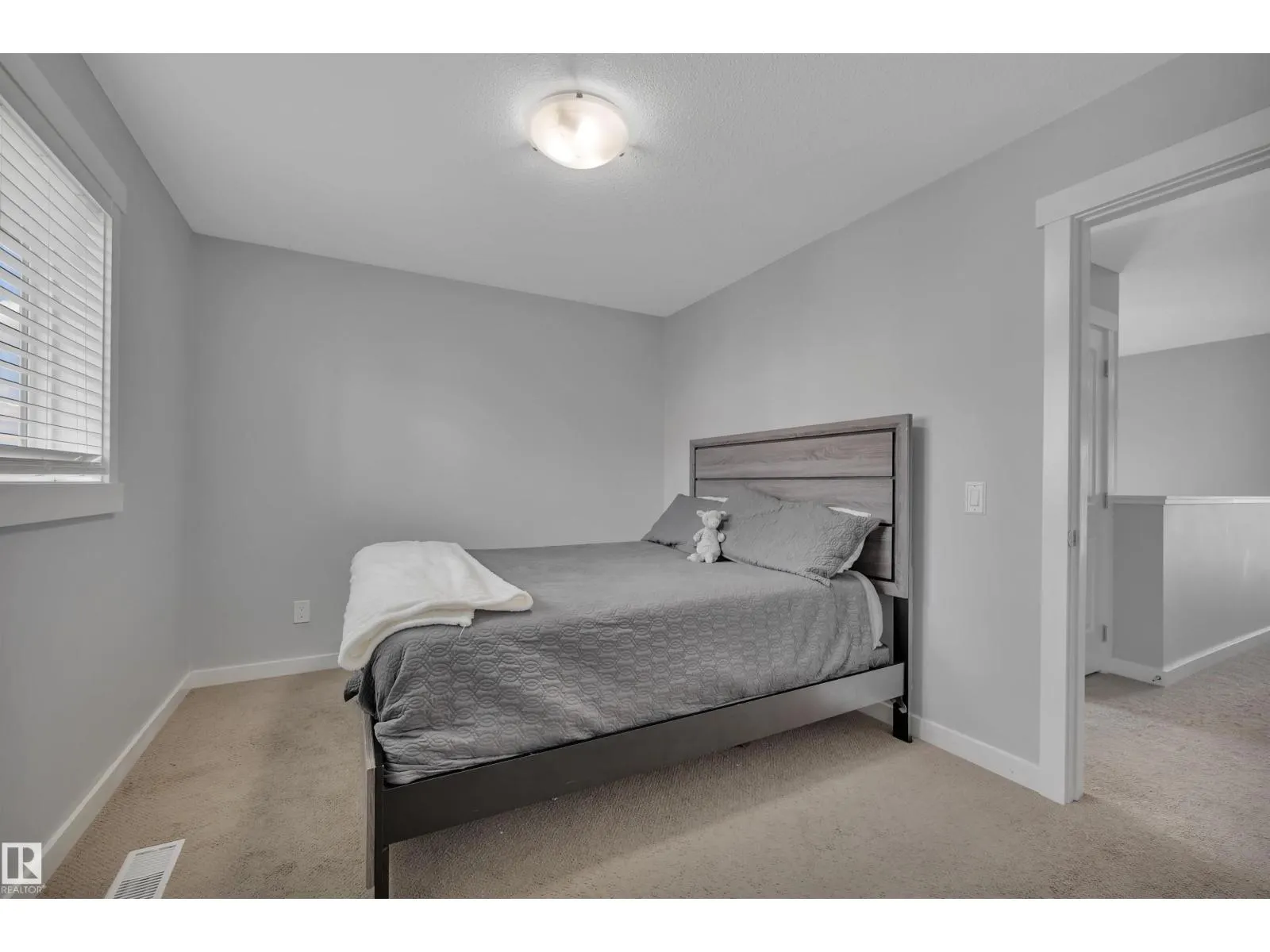 391 SIMMONDS WY