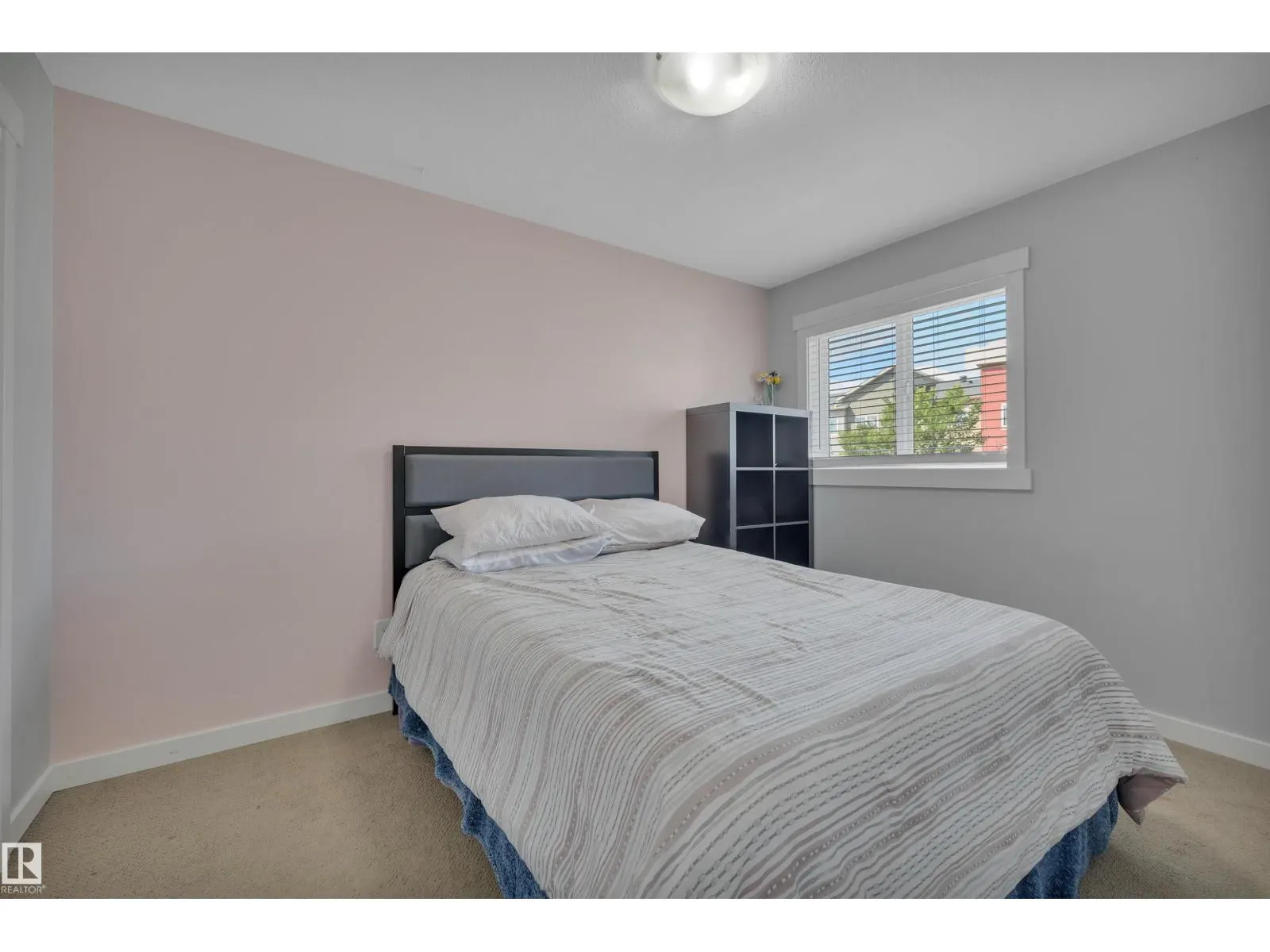 391 SIMMONDS WY