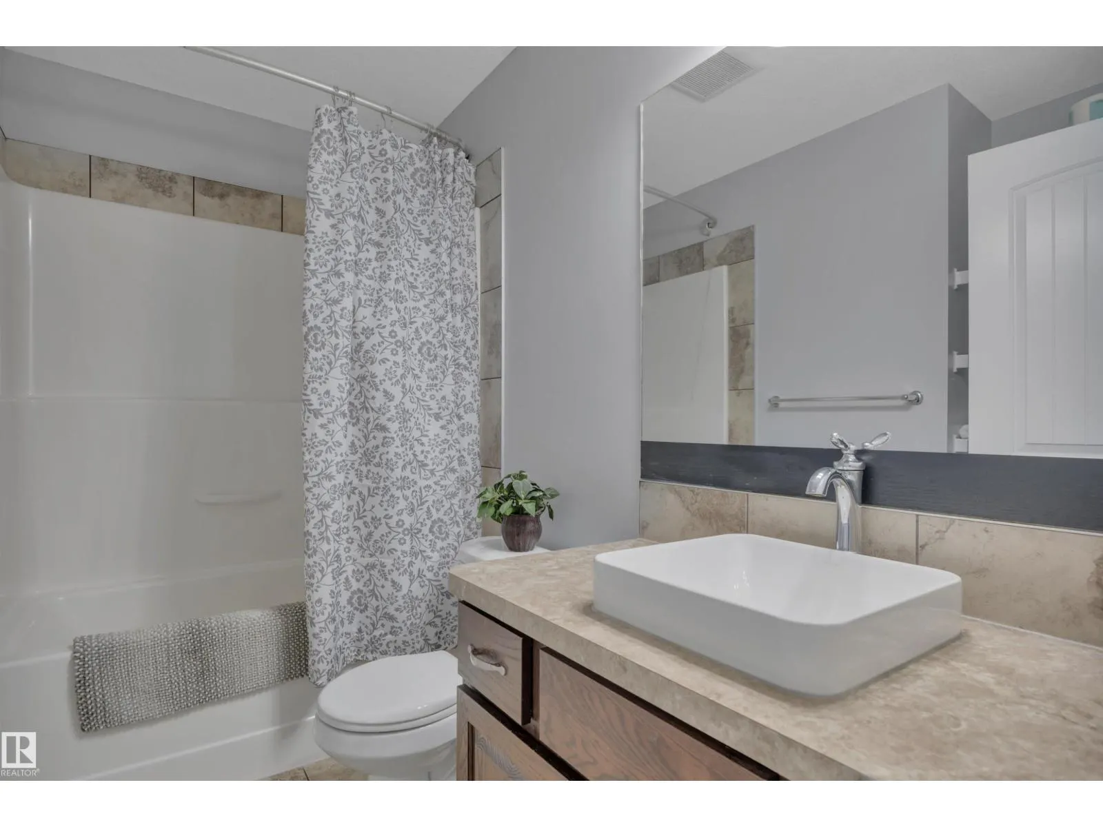 391 SIMMONDS WY