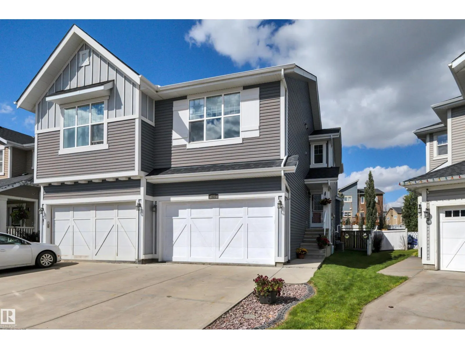 391 SIMMONDS WY