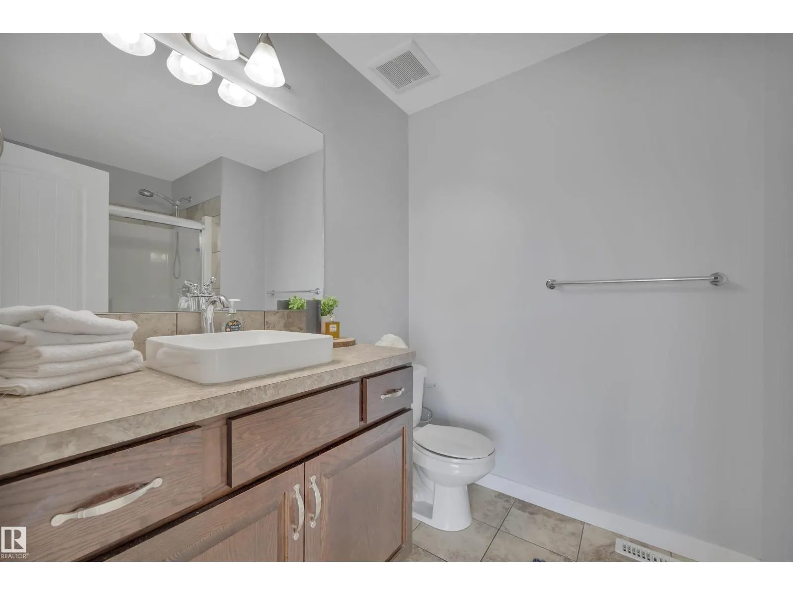 391 SIMMONDS WY