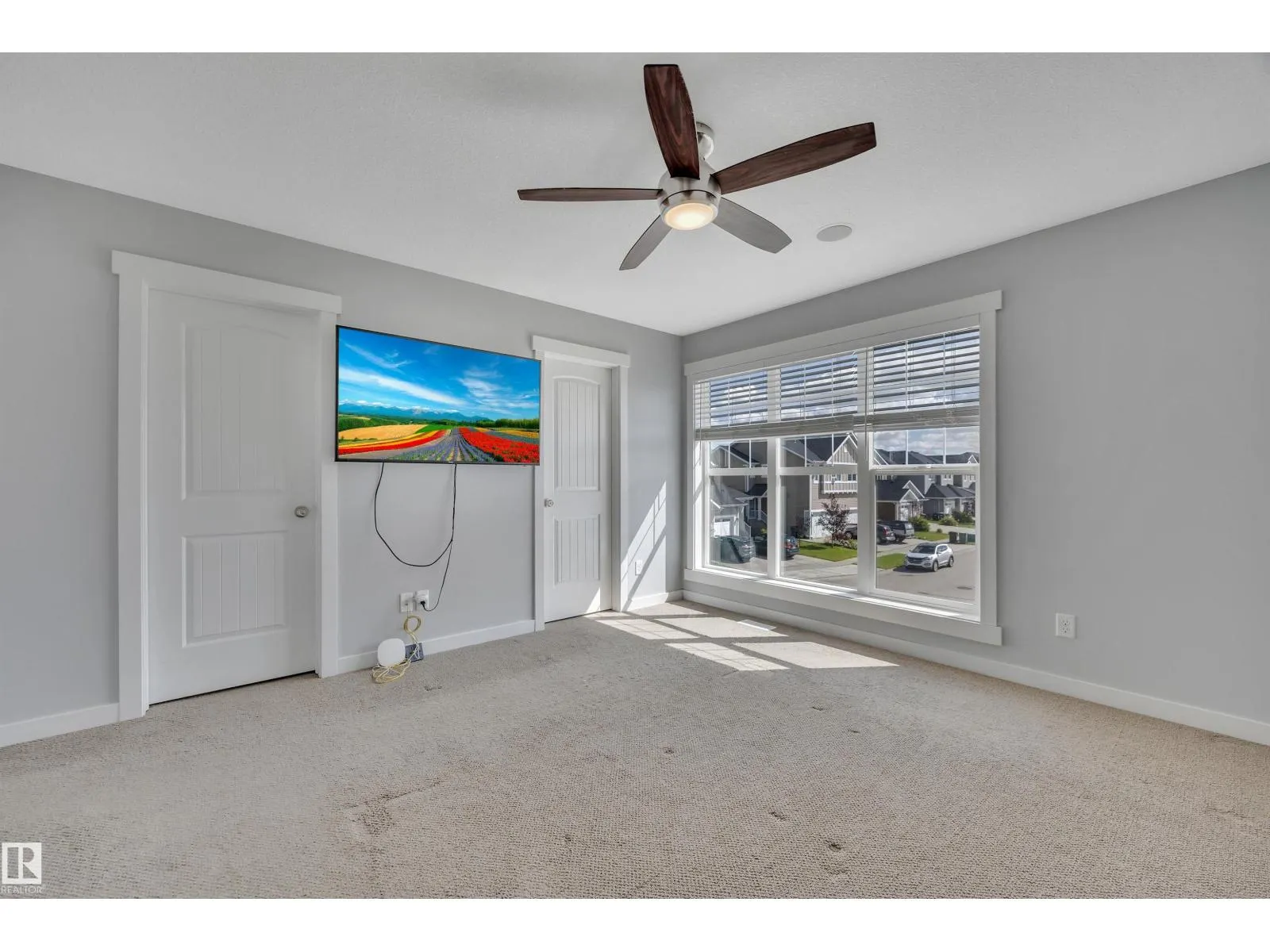 391 SIMMONDS WY