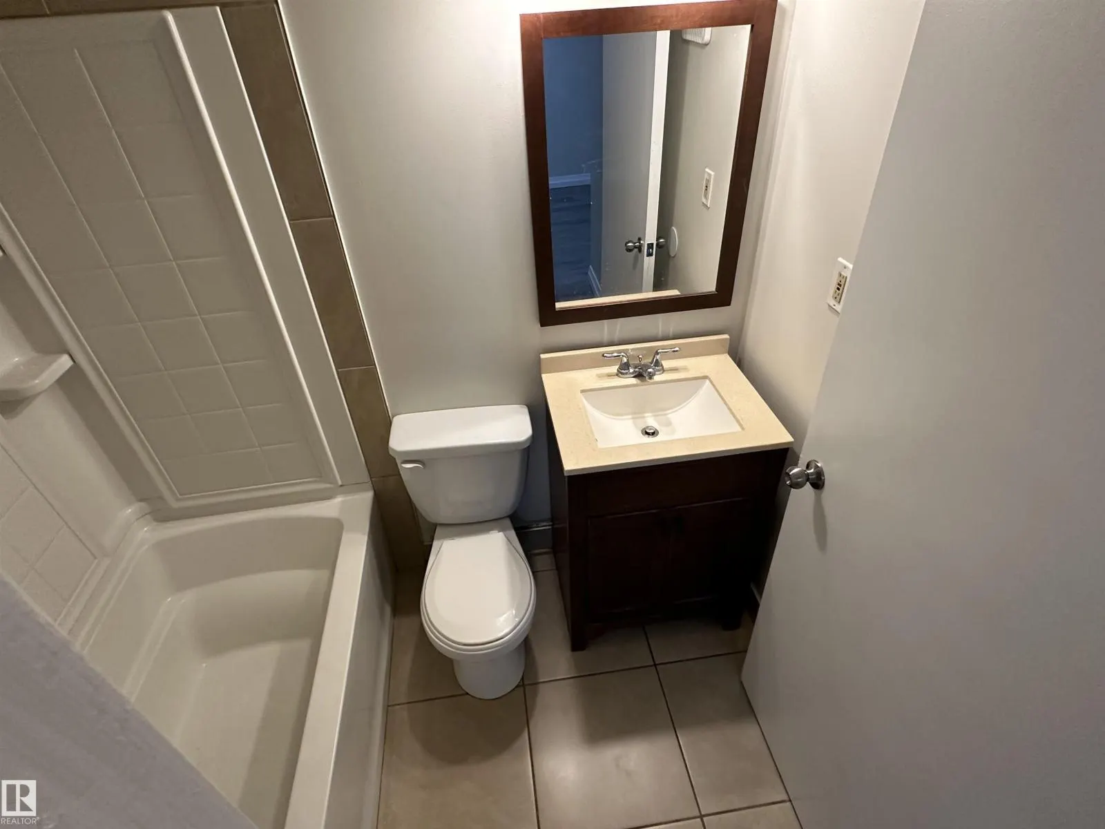 #5 14130 80 ST NW