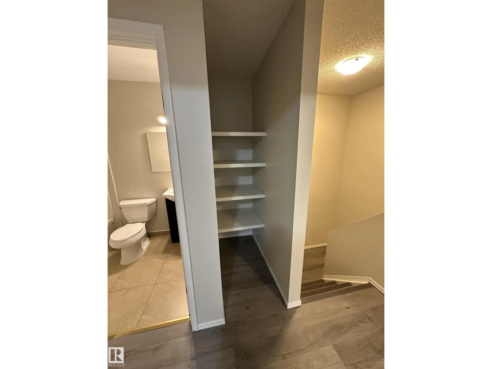 #5 14130 80 ST NW