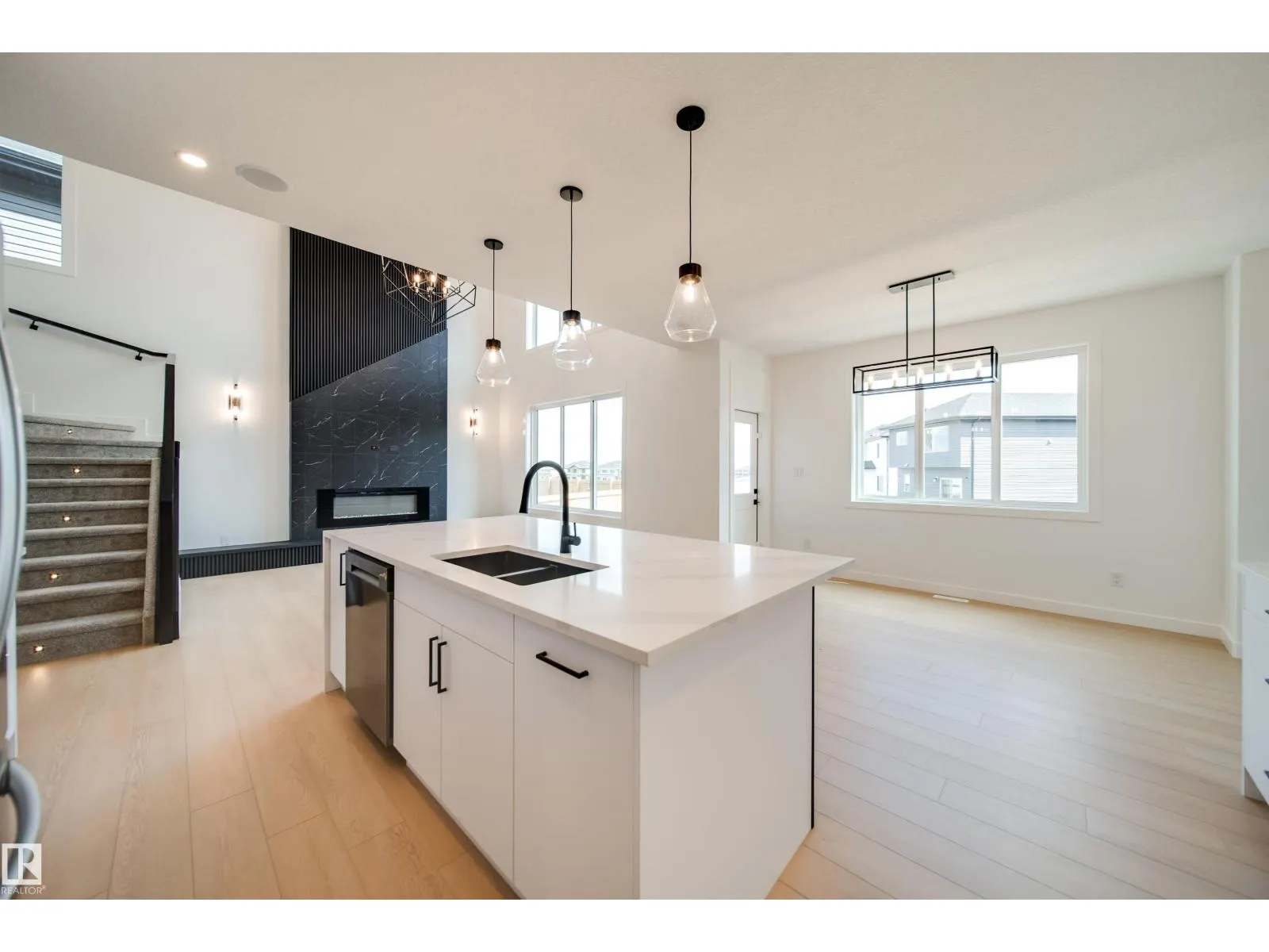 42 DILLWORTH CR