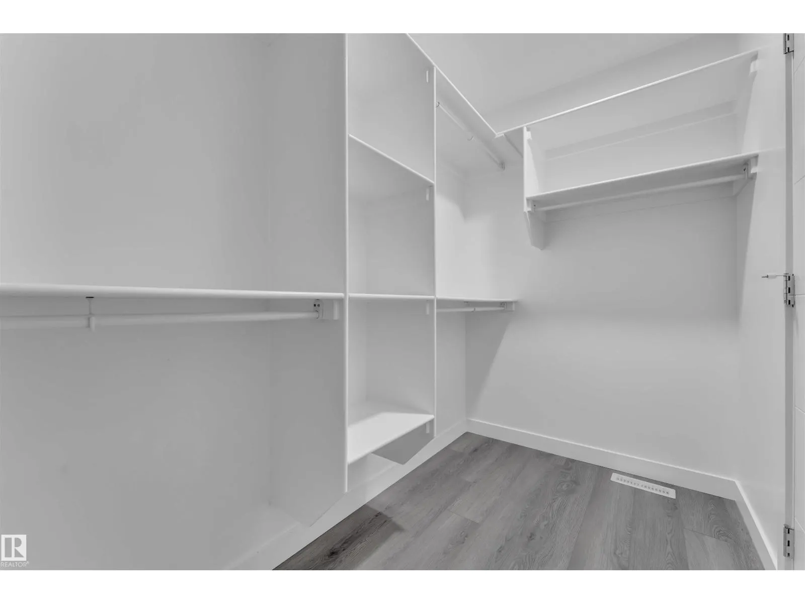 21 Westwyck LI