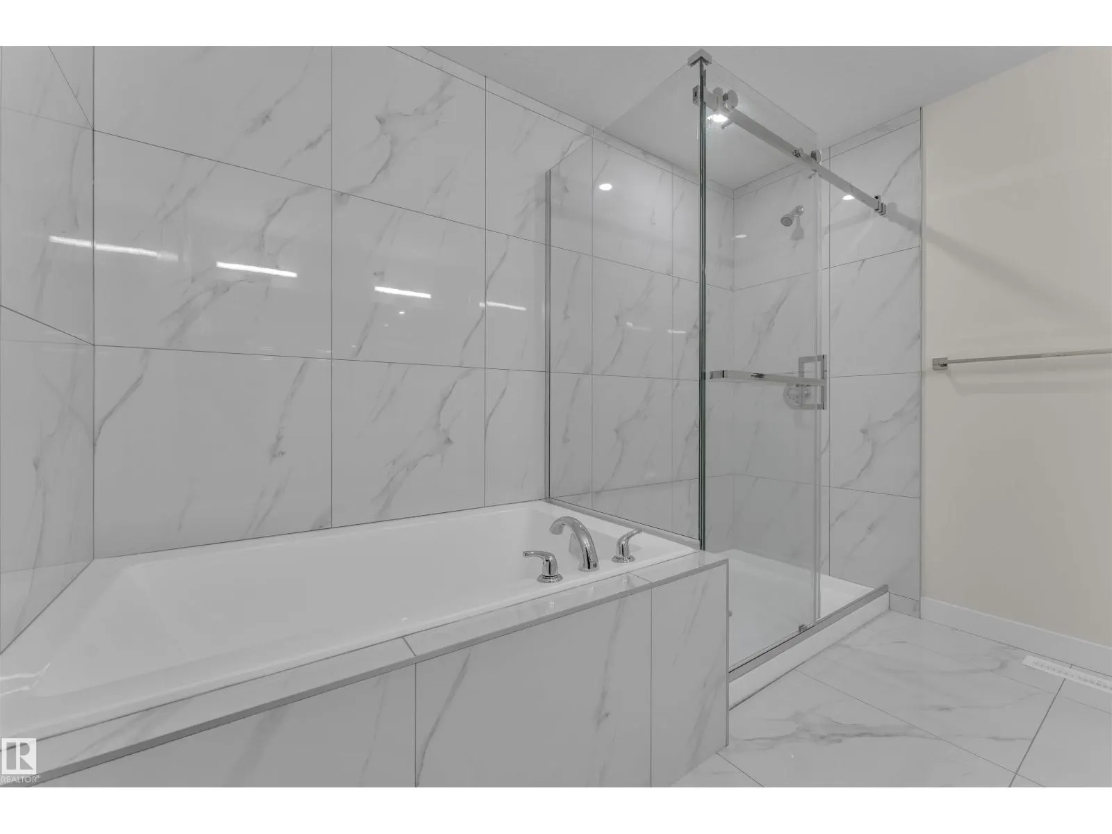 21 Westwyck LI