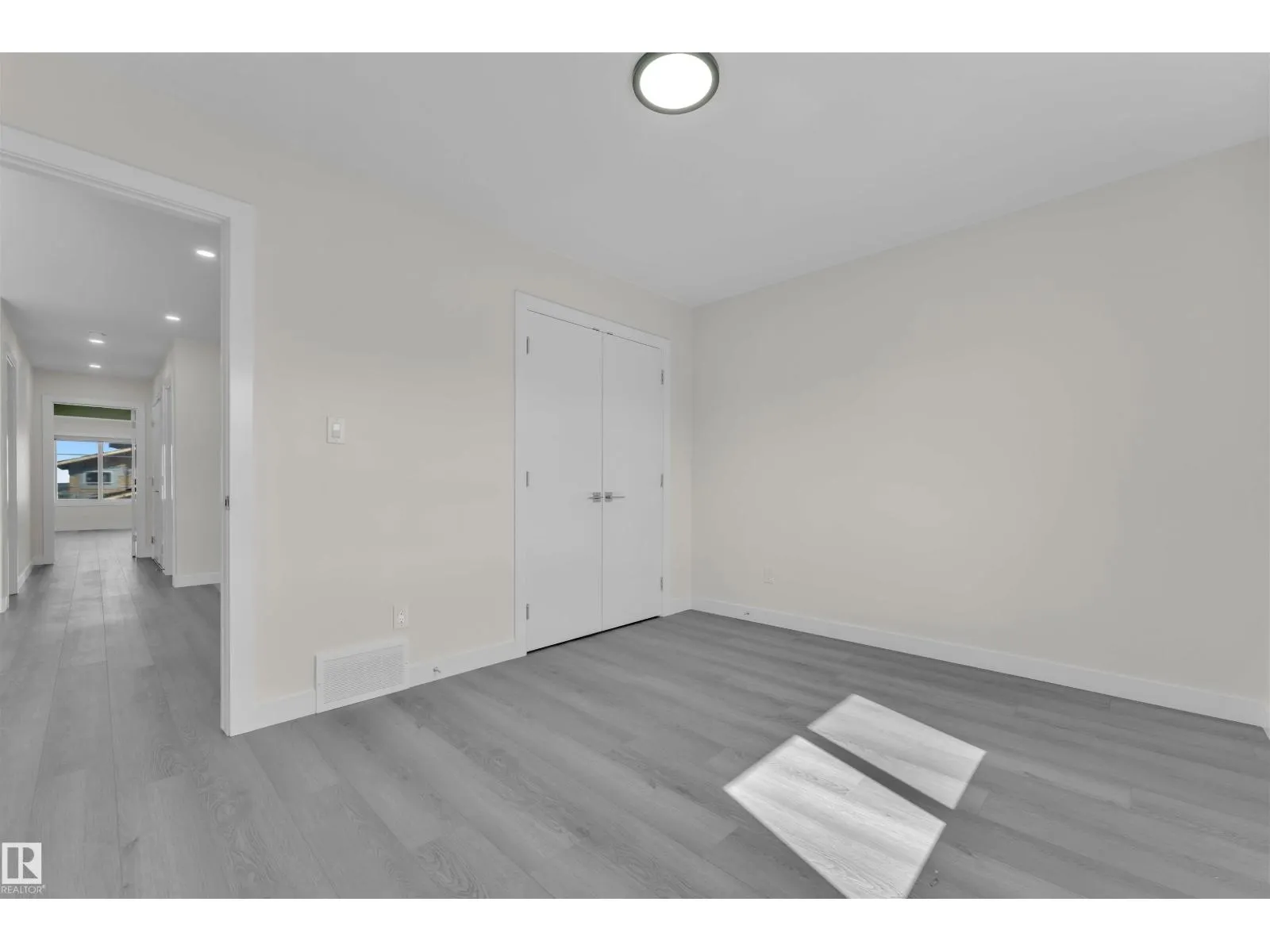 21 Westwyck LI