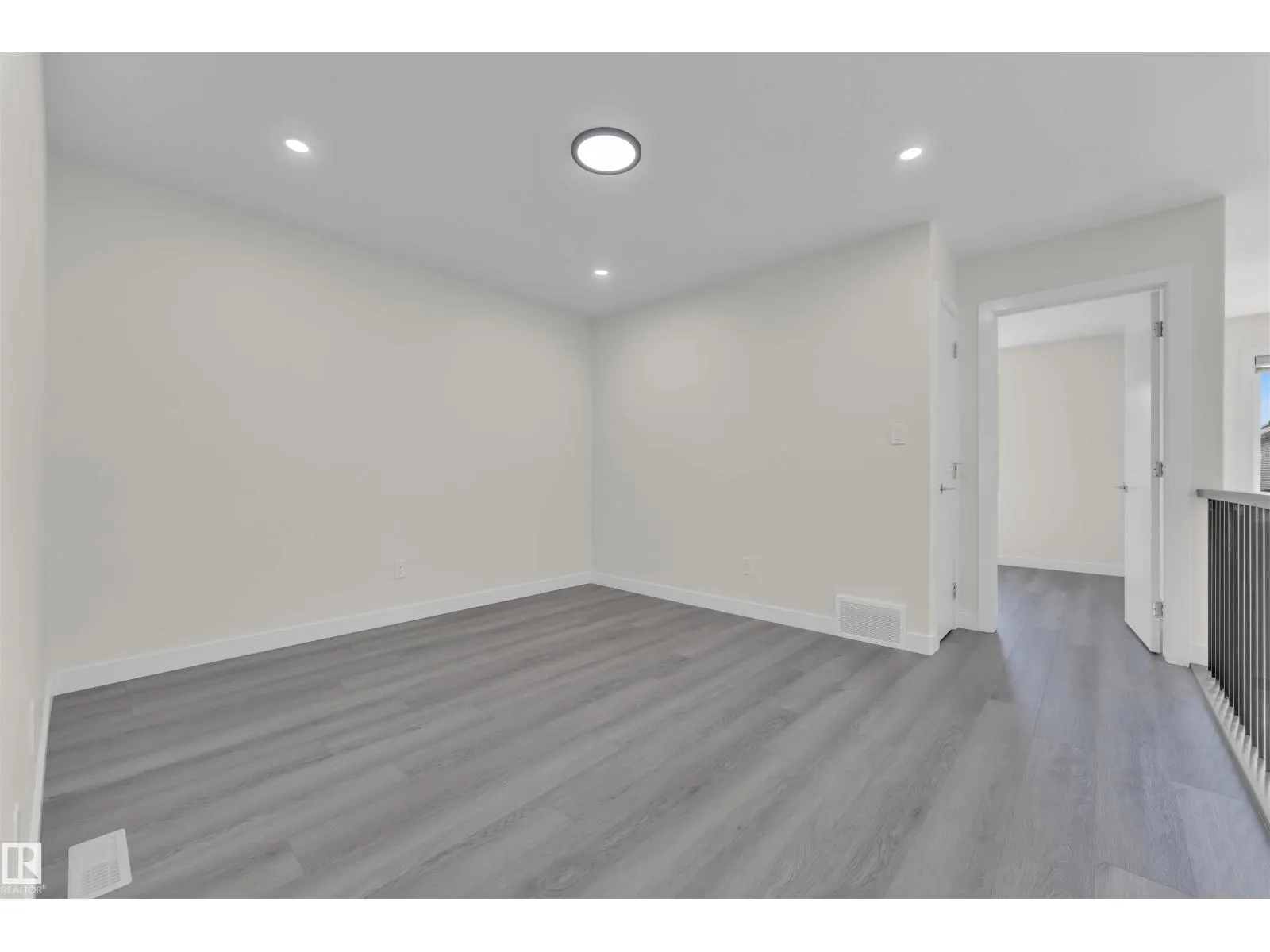 21 Westwyck LI