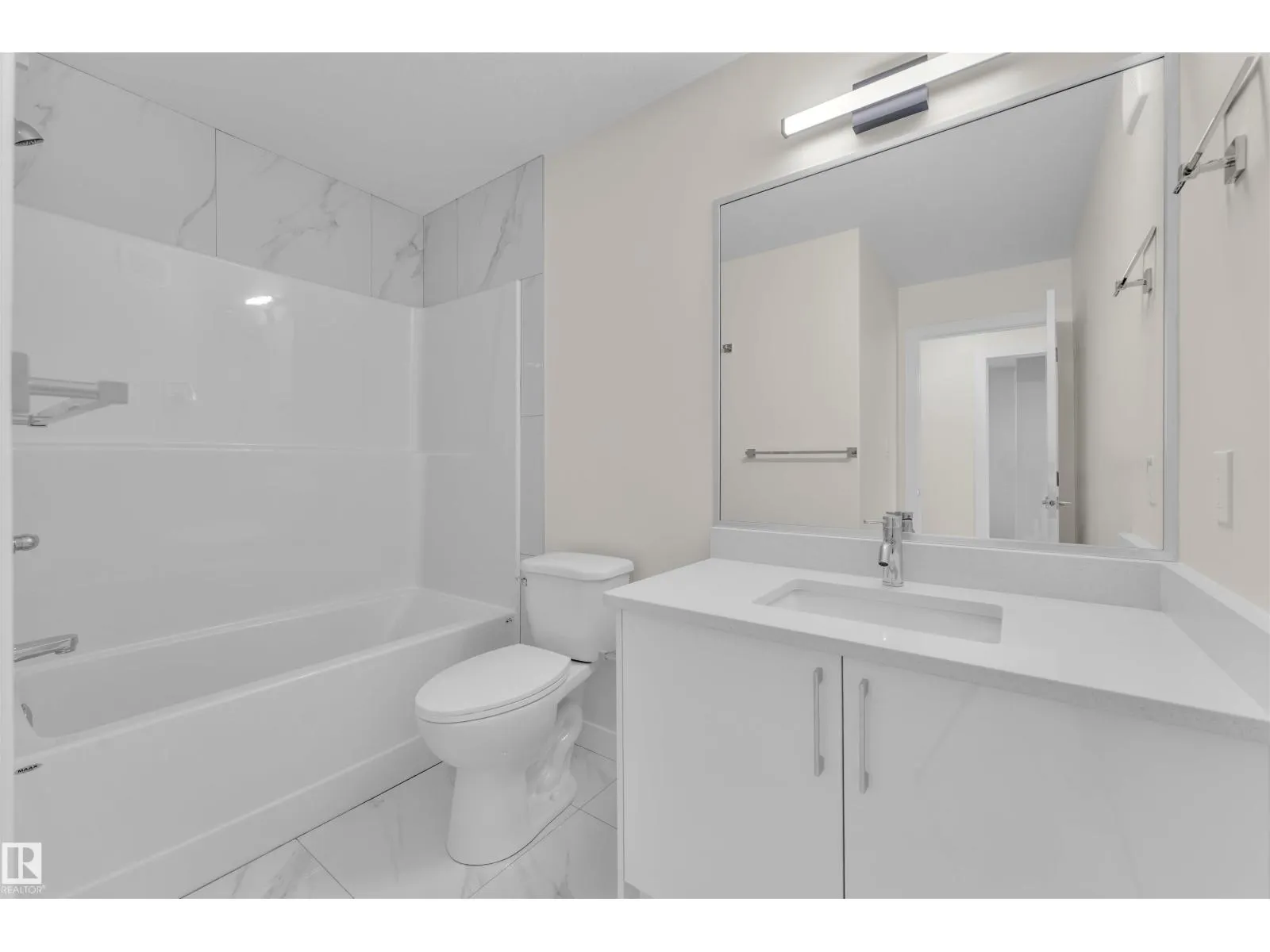 21 Westwyck LI