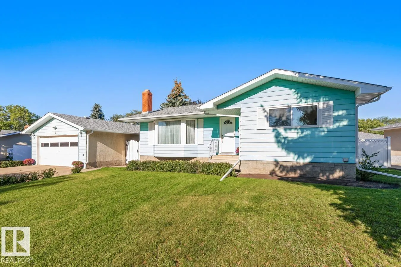 6 STRATHCONA PL