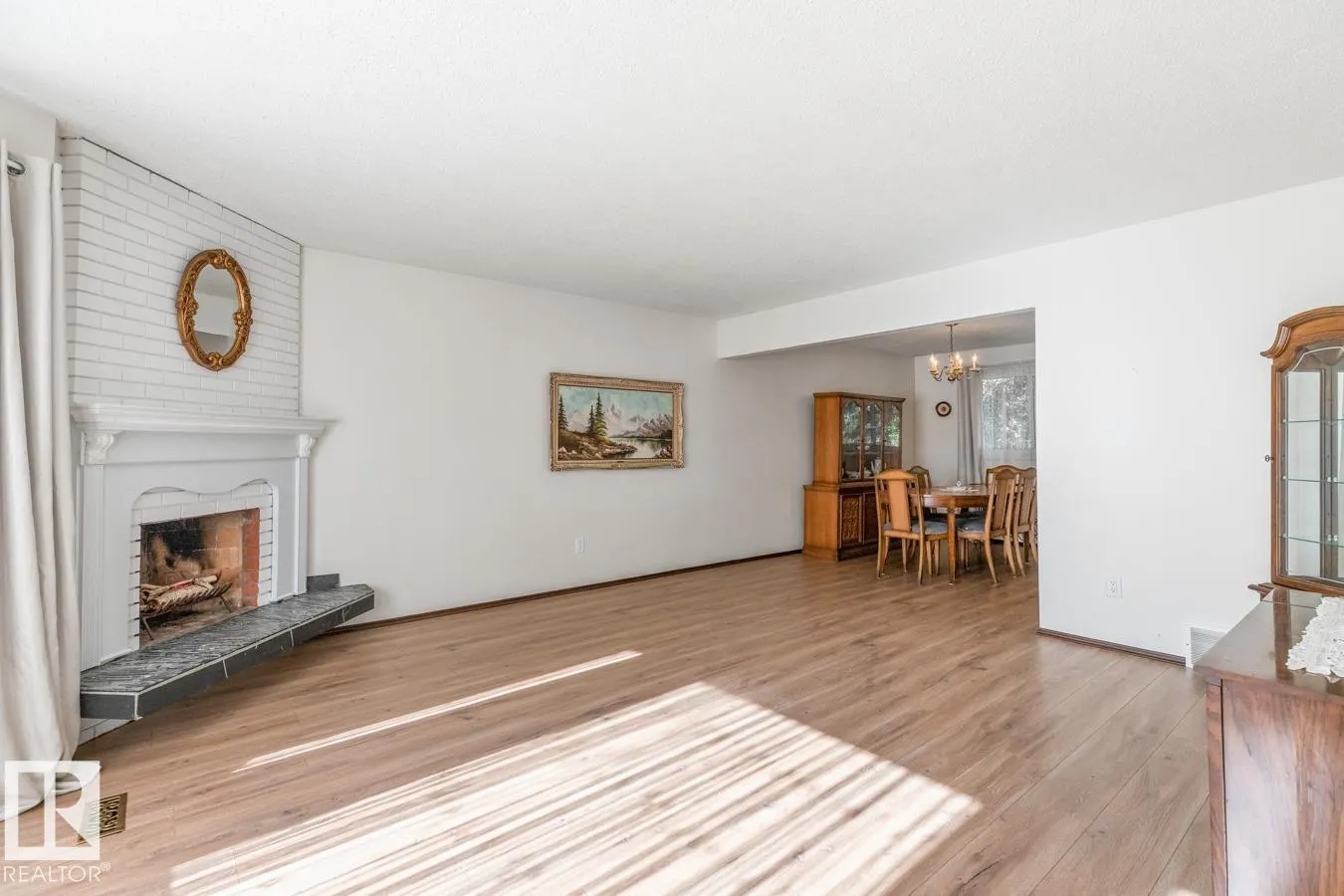 6 STRATHCONA PL