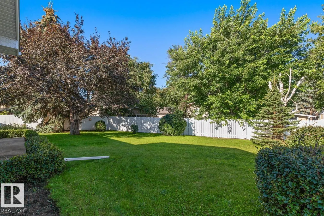 6 STRATHCONA PL