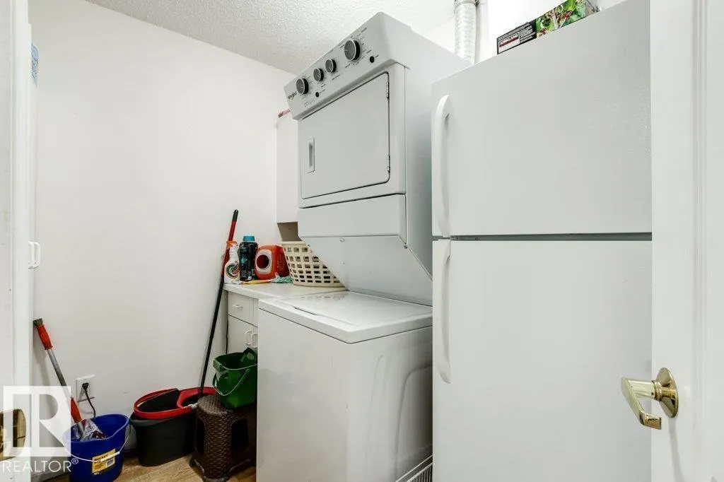#125 2741 55 ST NW