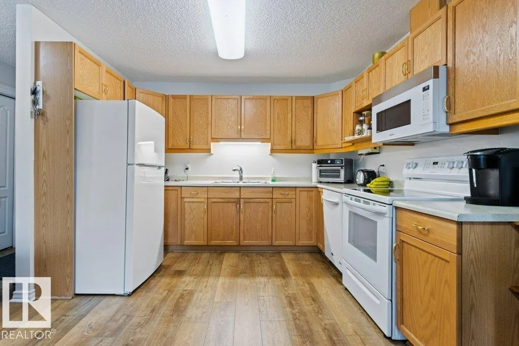 #125 2741 55 ST NW