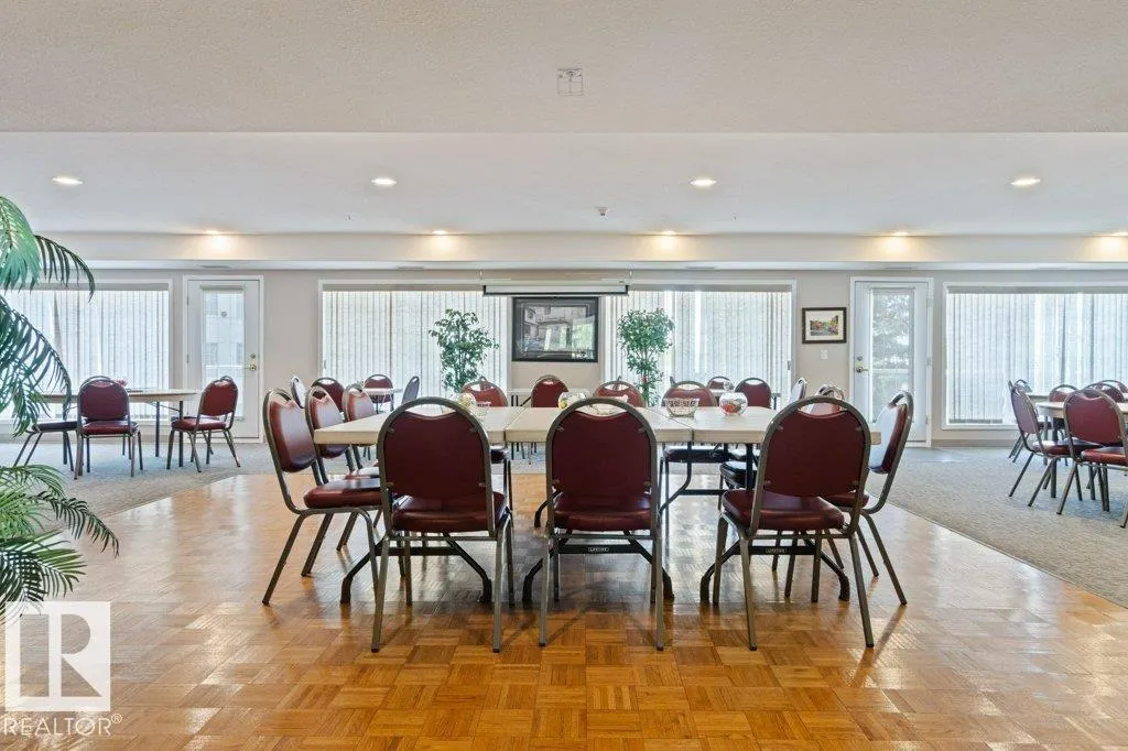 #125 2741 55 ST NW