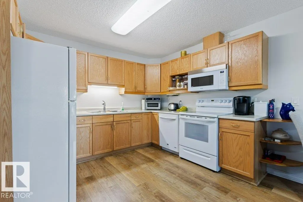 #125 2741 55 ST NW