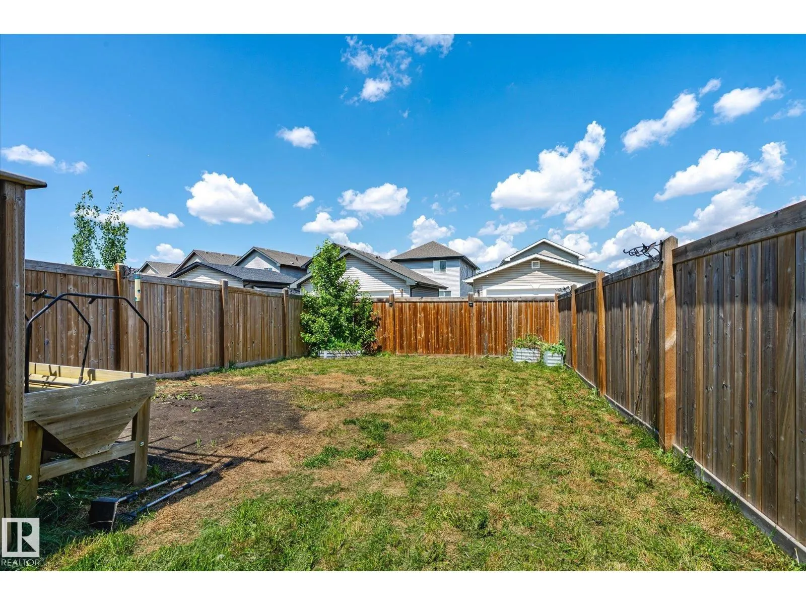 2424 19A AV NW