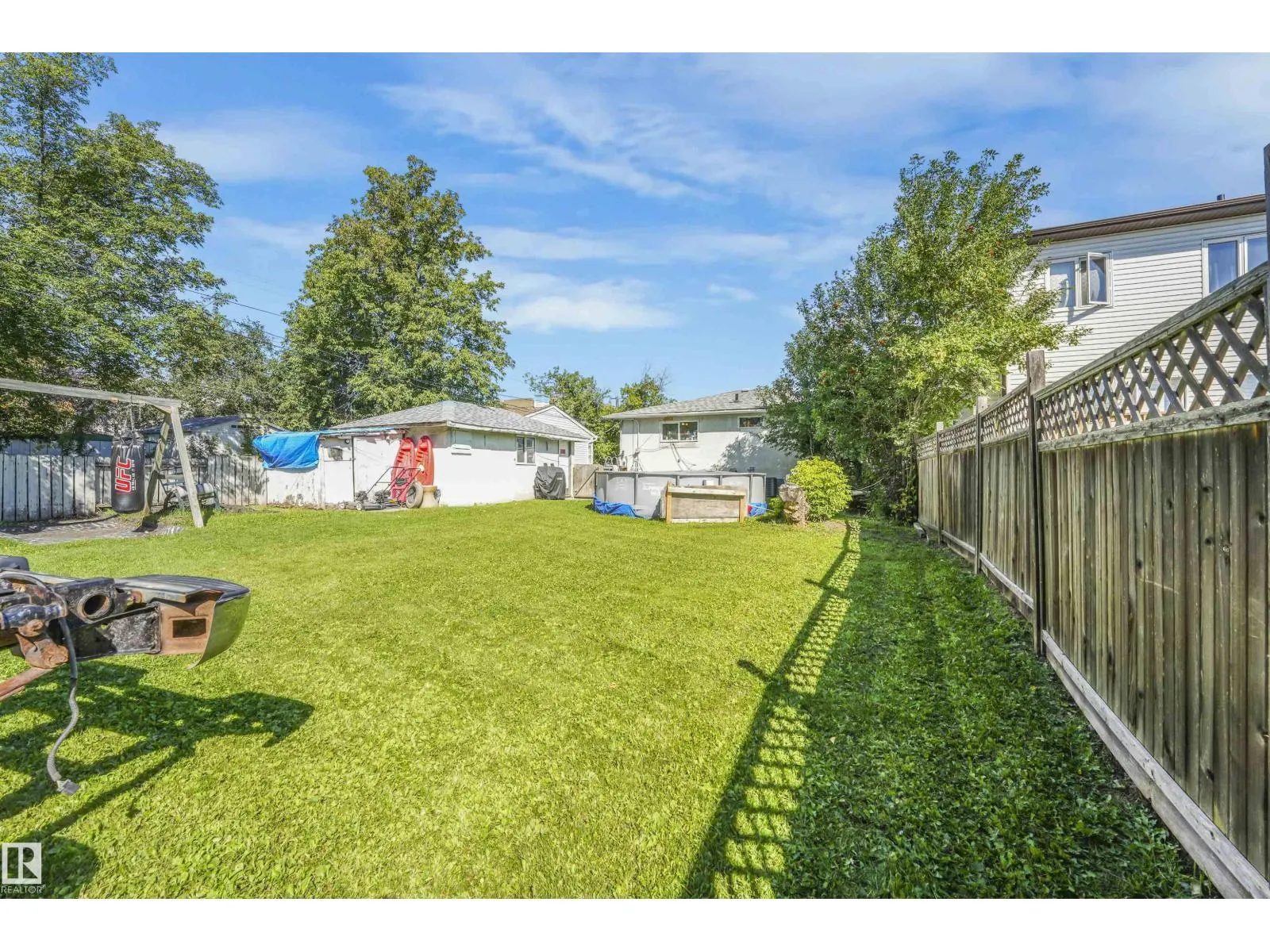 15511 95 AV NW NW