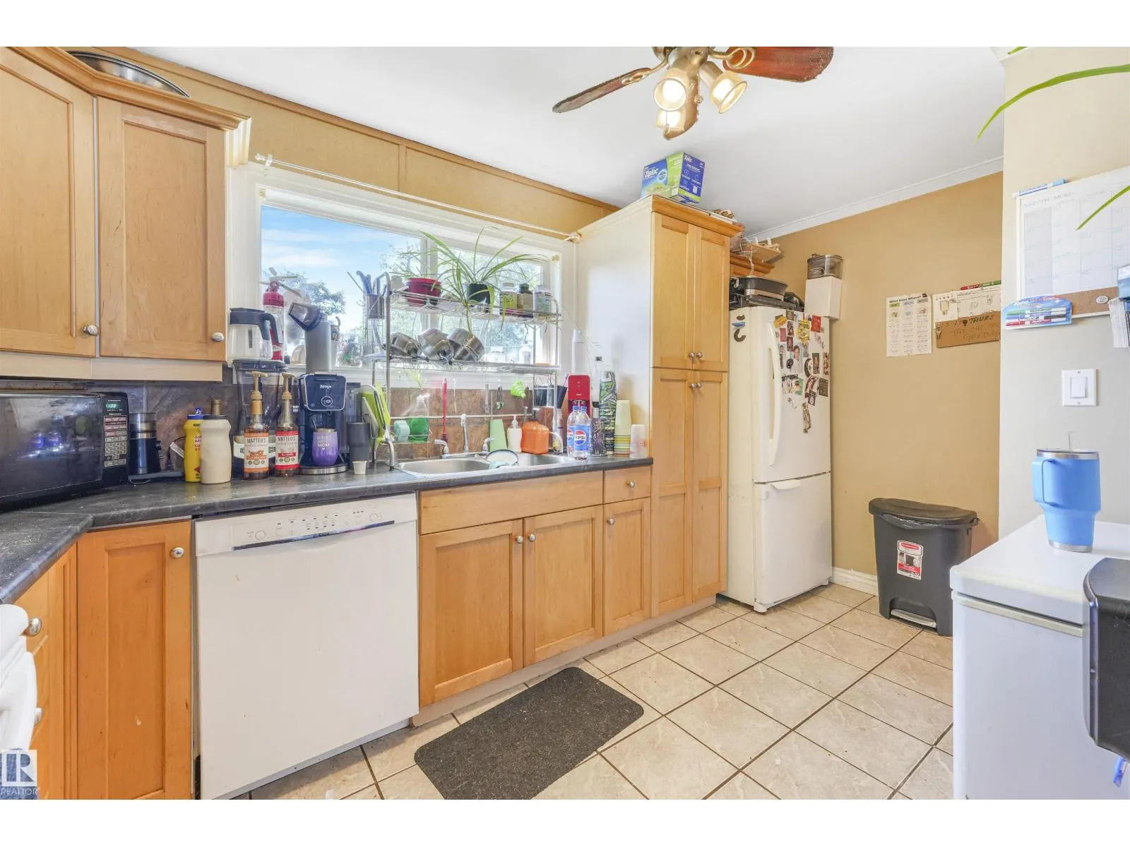 15511 95 AV NW NW