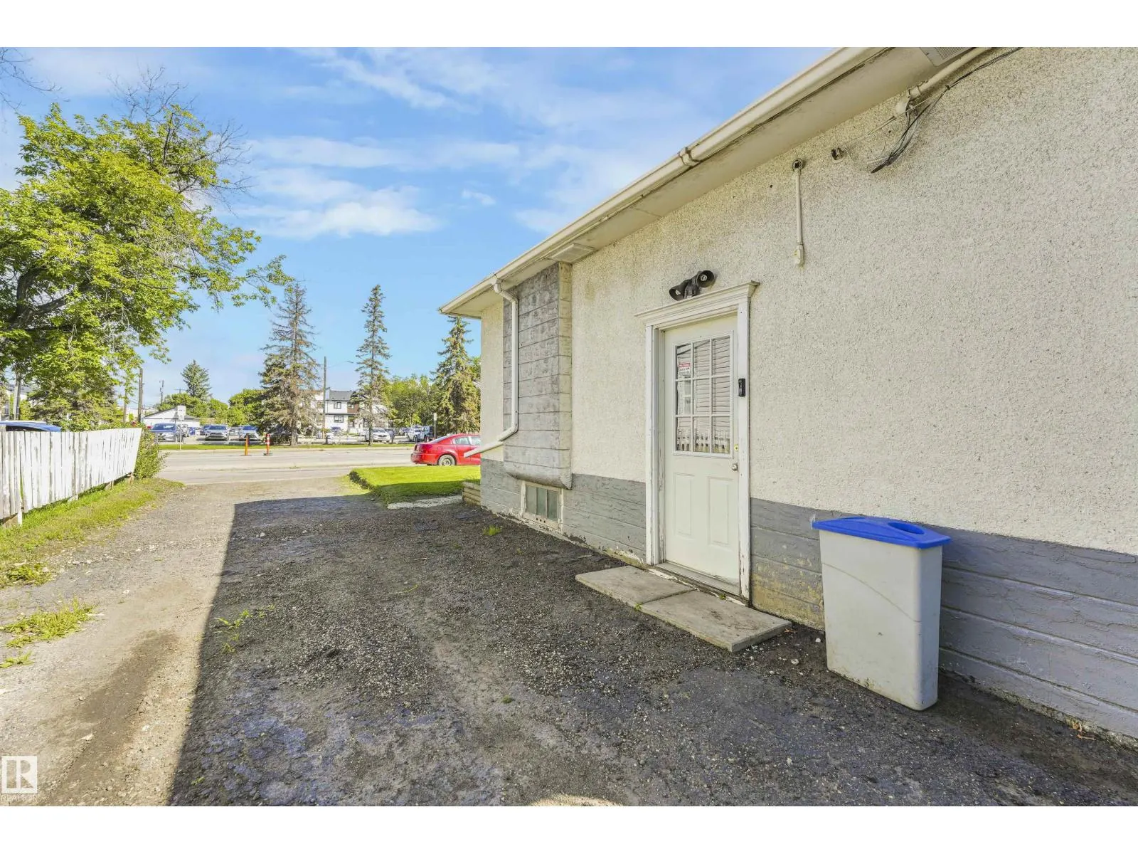15511 95 AV NW NW