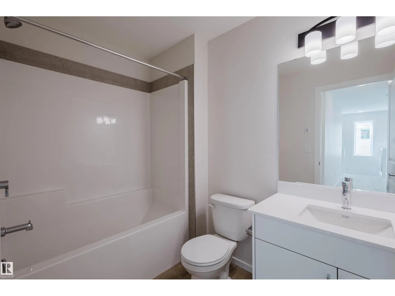 2103 209 ST NW