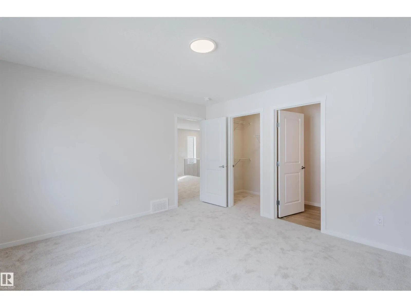 2103 209 ST NW