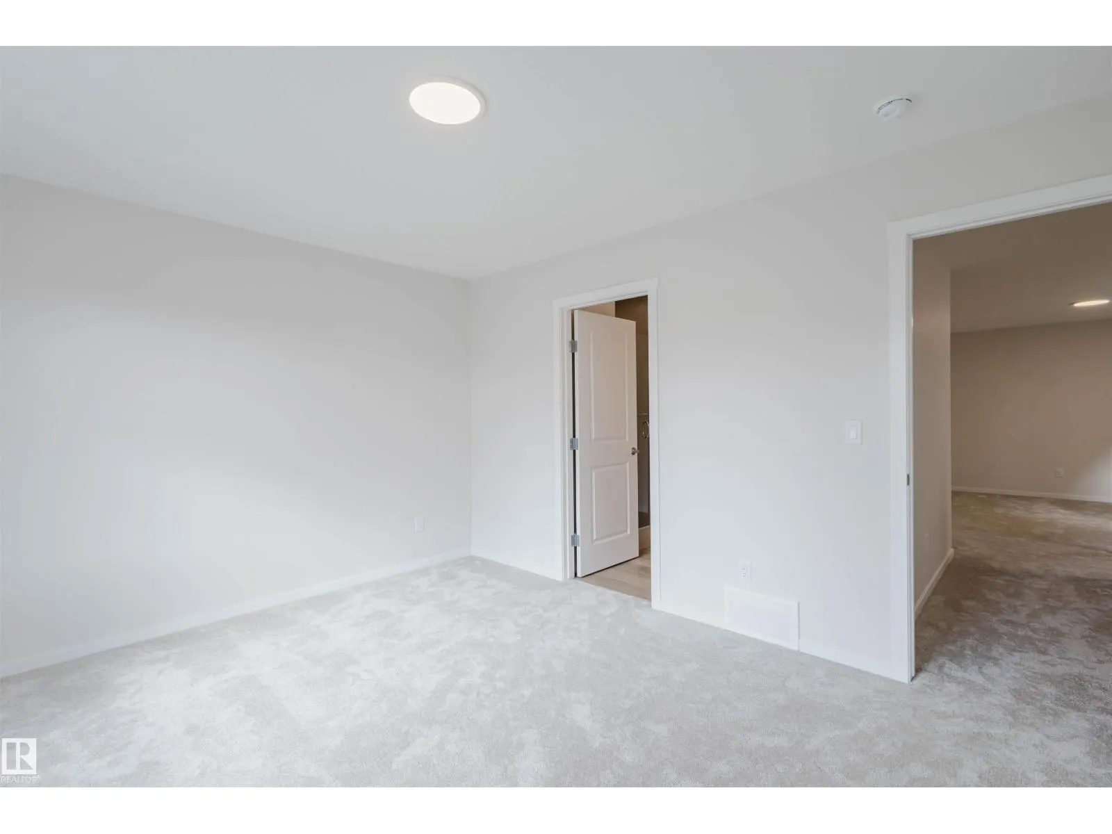 2103 209 ST NW