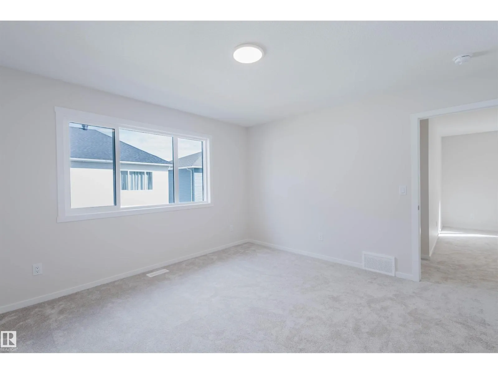 2103 209 ST NW