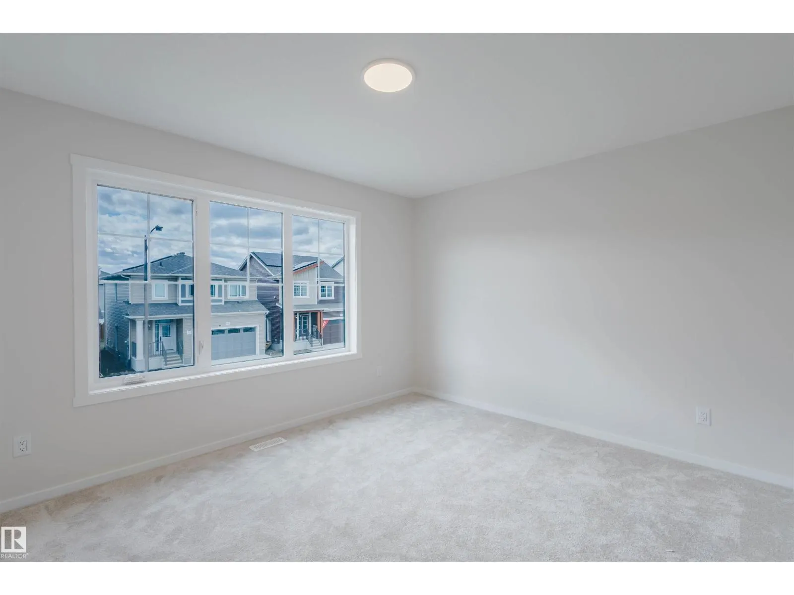 2103 209 ST NW
