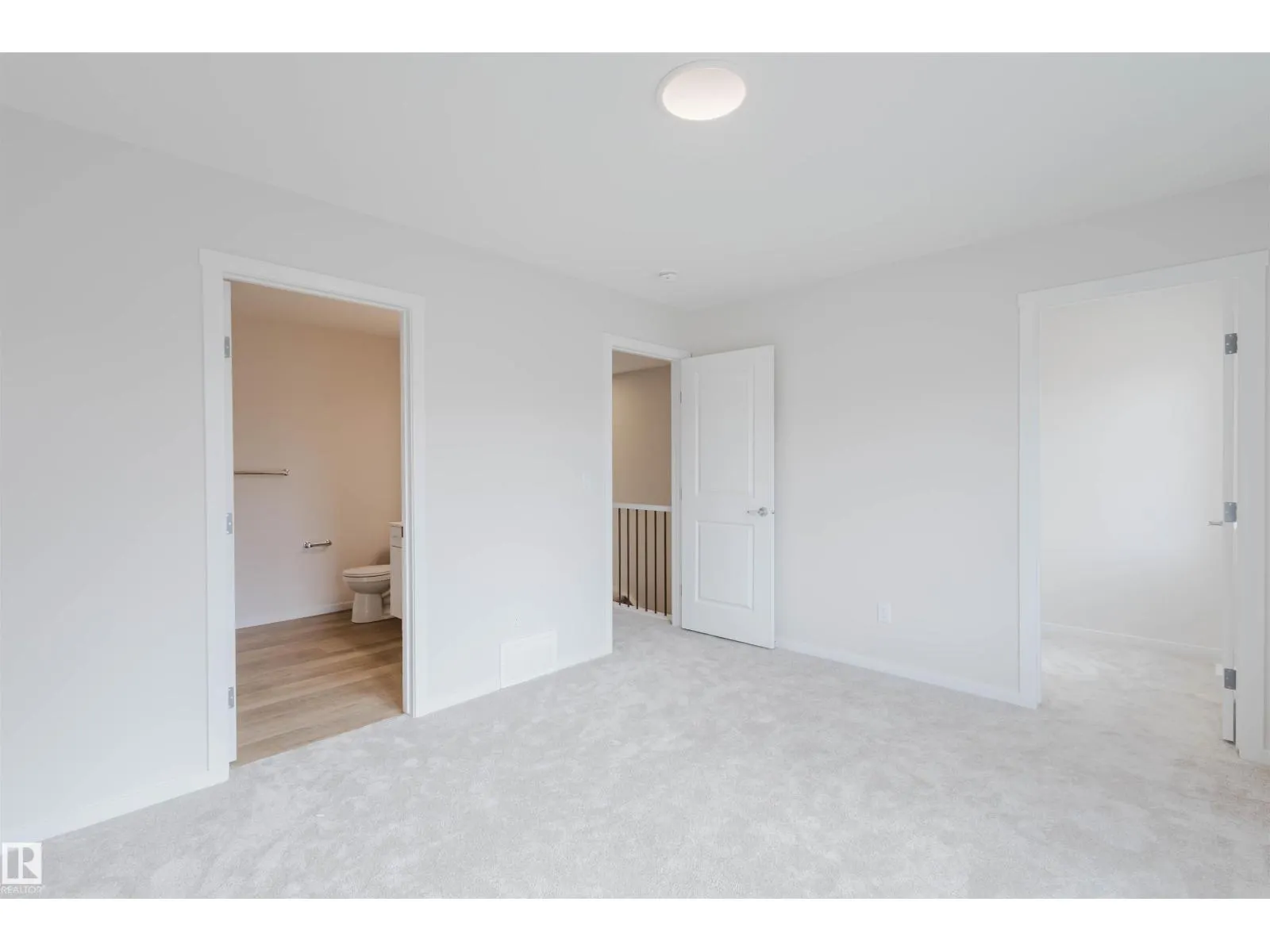 2103 209 ST NW