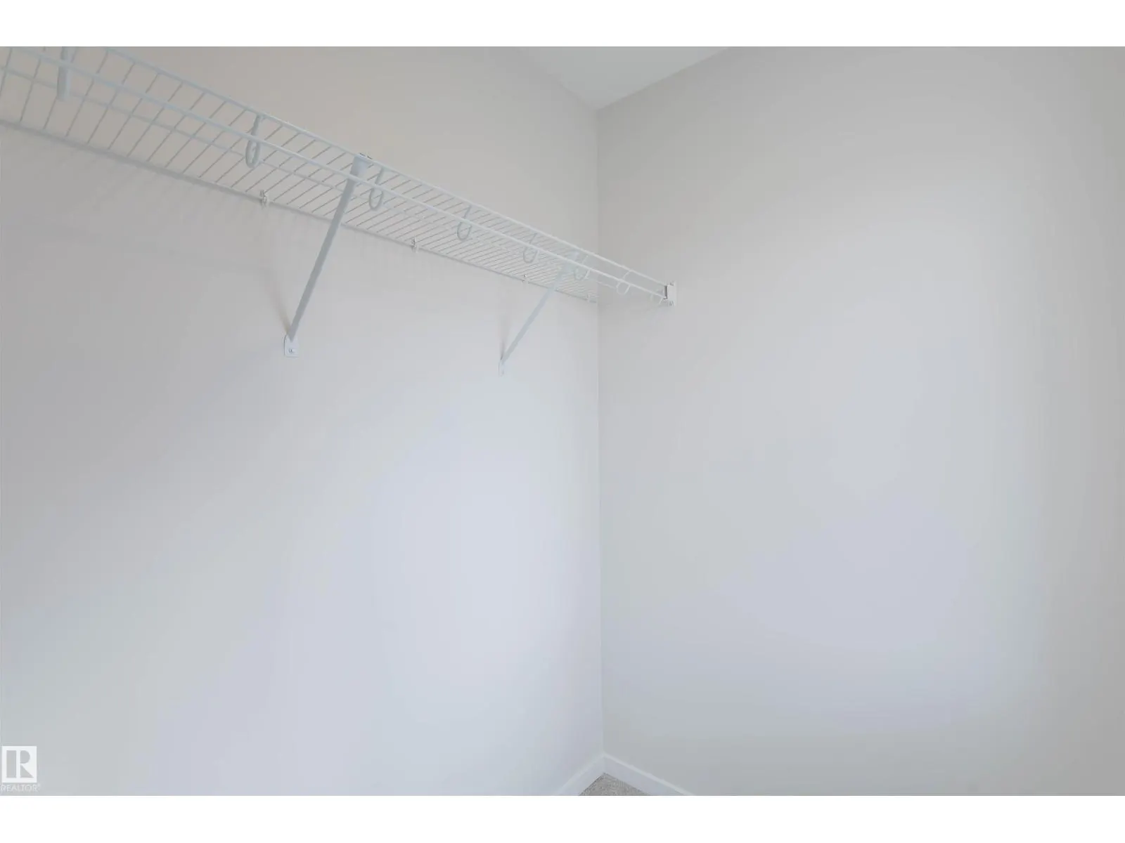 2103 209 ST NW