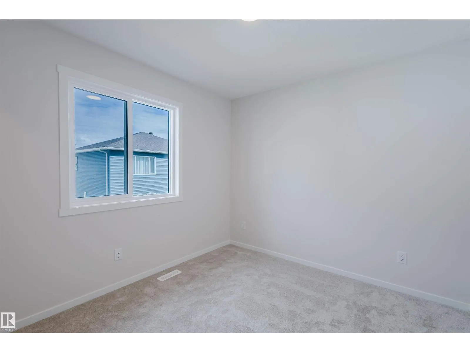 2103 209 ST NW