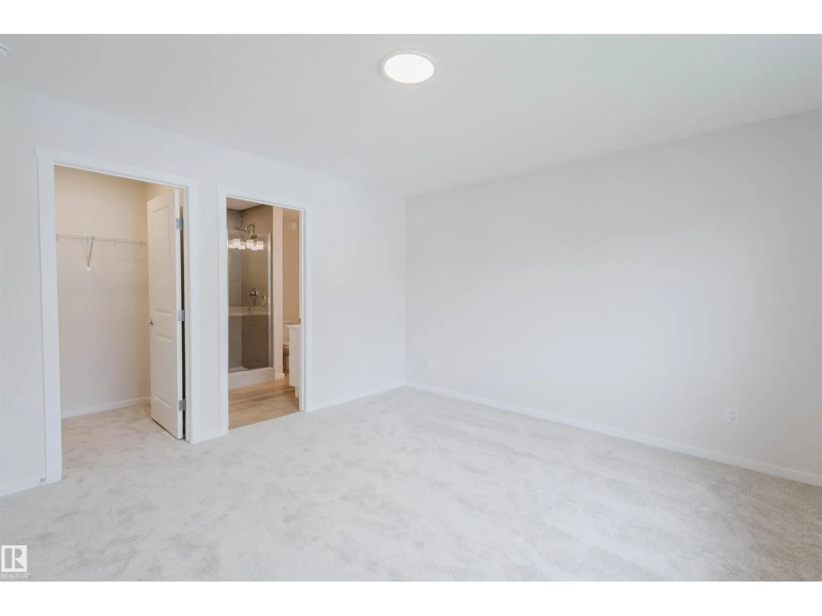 2103 209 ST NW