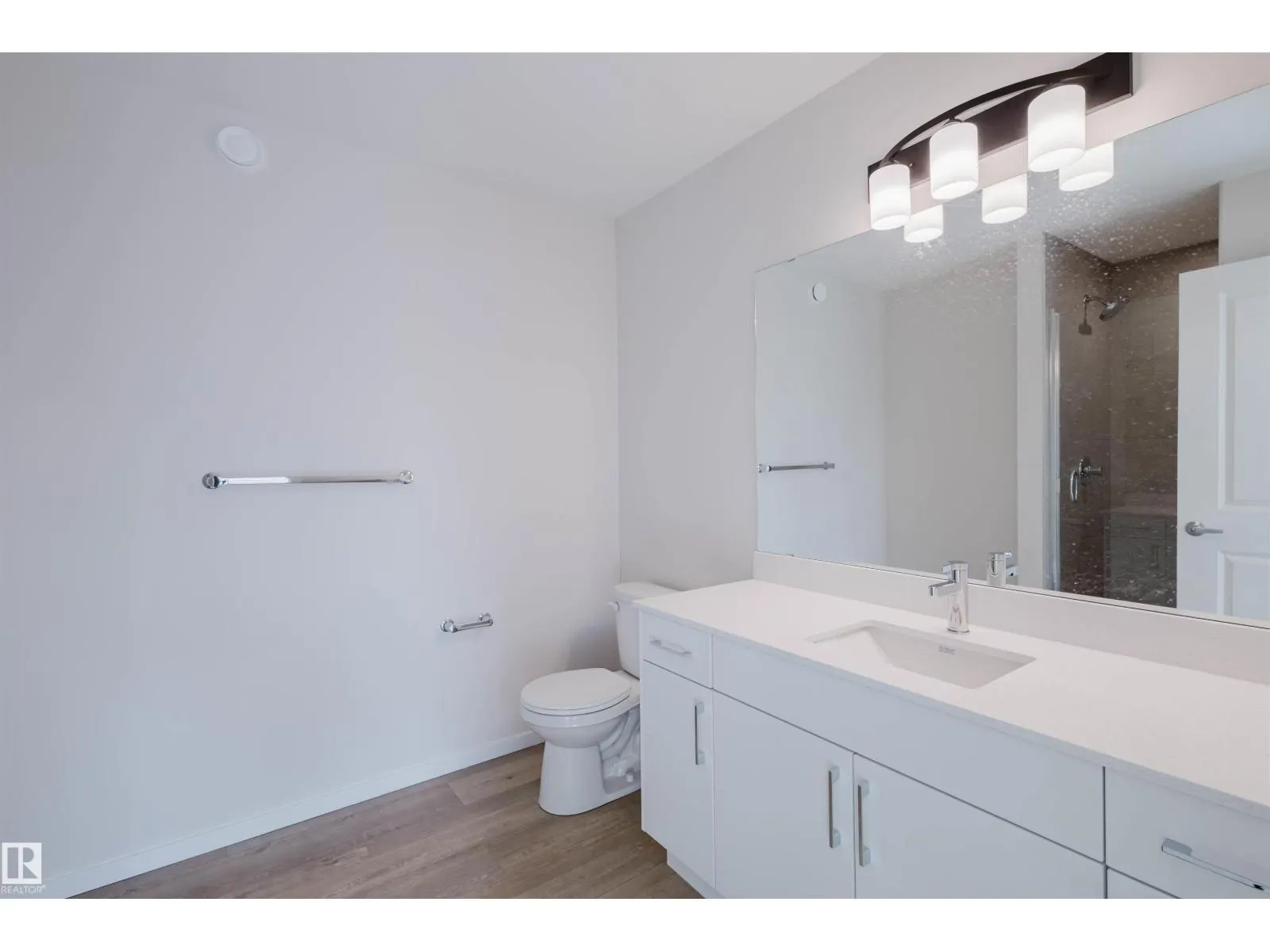 2103 209 ST NW